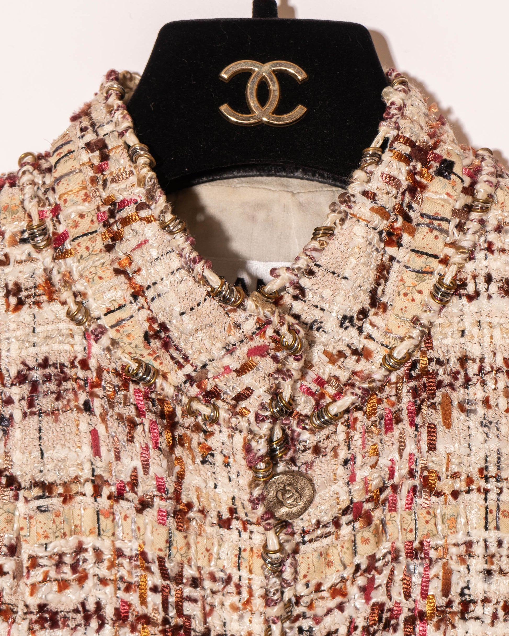 FR36-38 Chanel Spring 2006 High Collar Two Pocket Fantasy Tweed Jacket - Vintage Chanel Jacket -   - Rarchive.