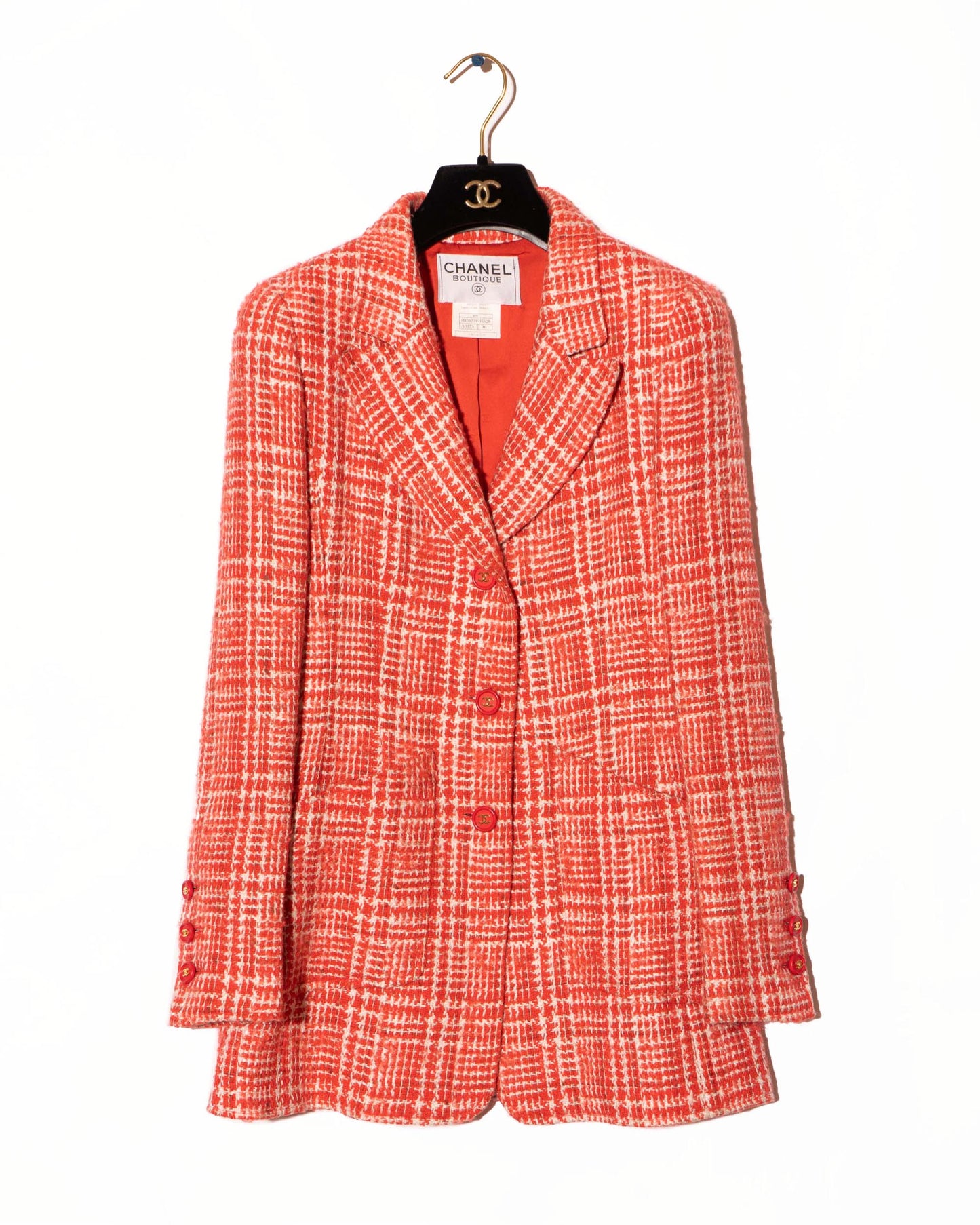 FR34-36 Chanel Spring 1997 Red and White Wool Tweed Longline Blazer with Patch Pockets and Structured Cut