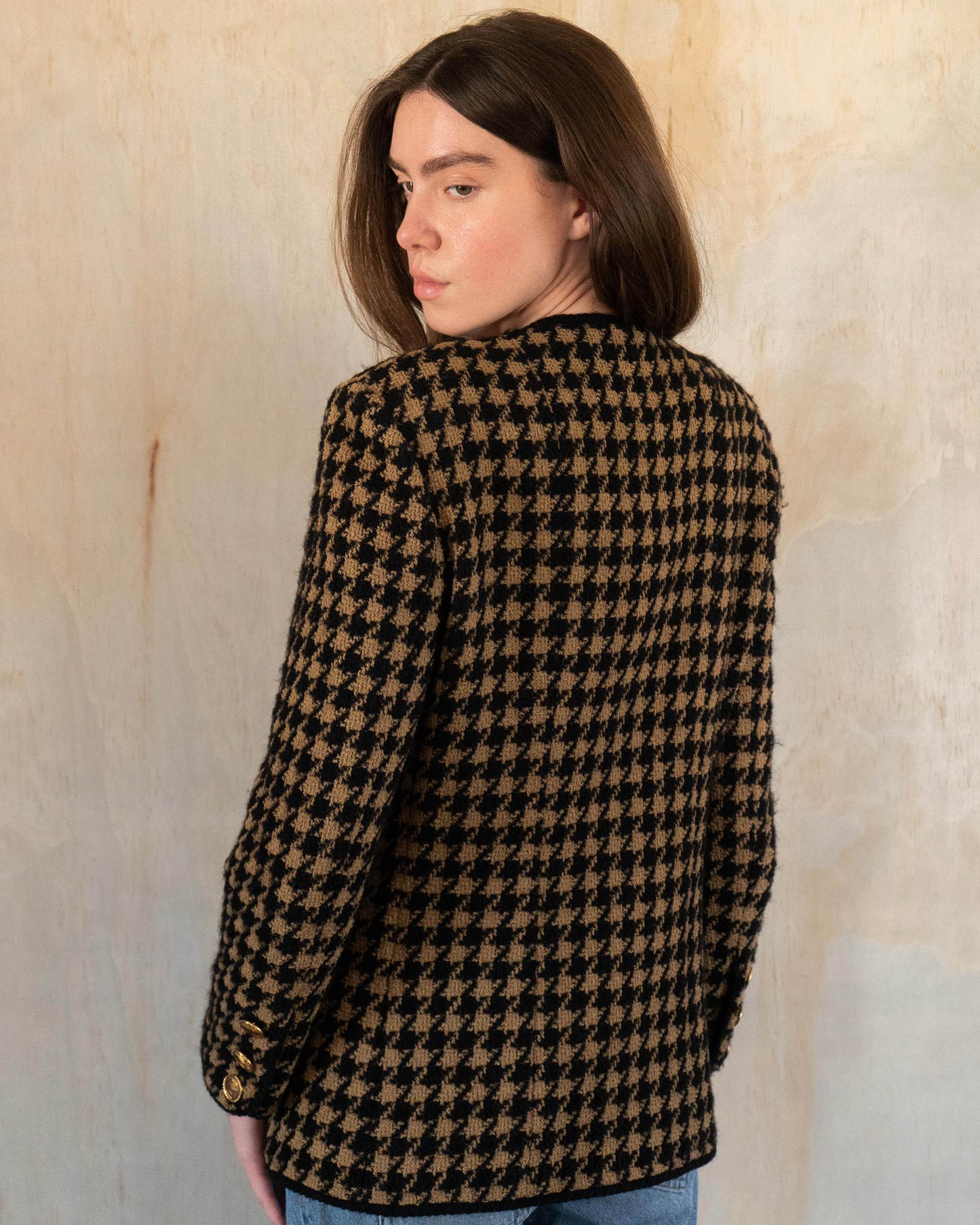 FR40-42 Chanel Fall 1986 Collarless Four Pocket Black and Brown Houndstooth Wool Tweed Jacket