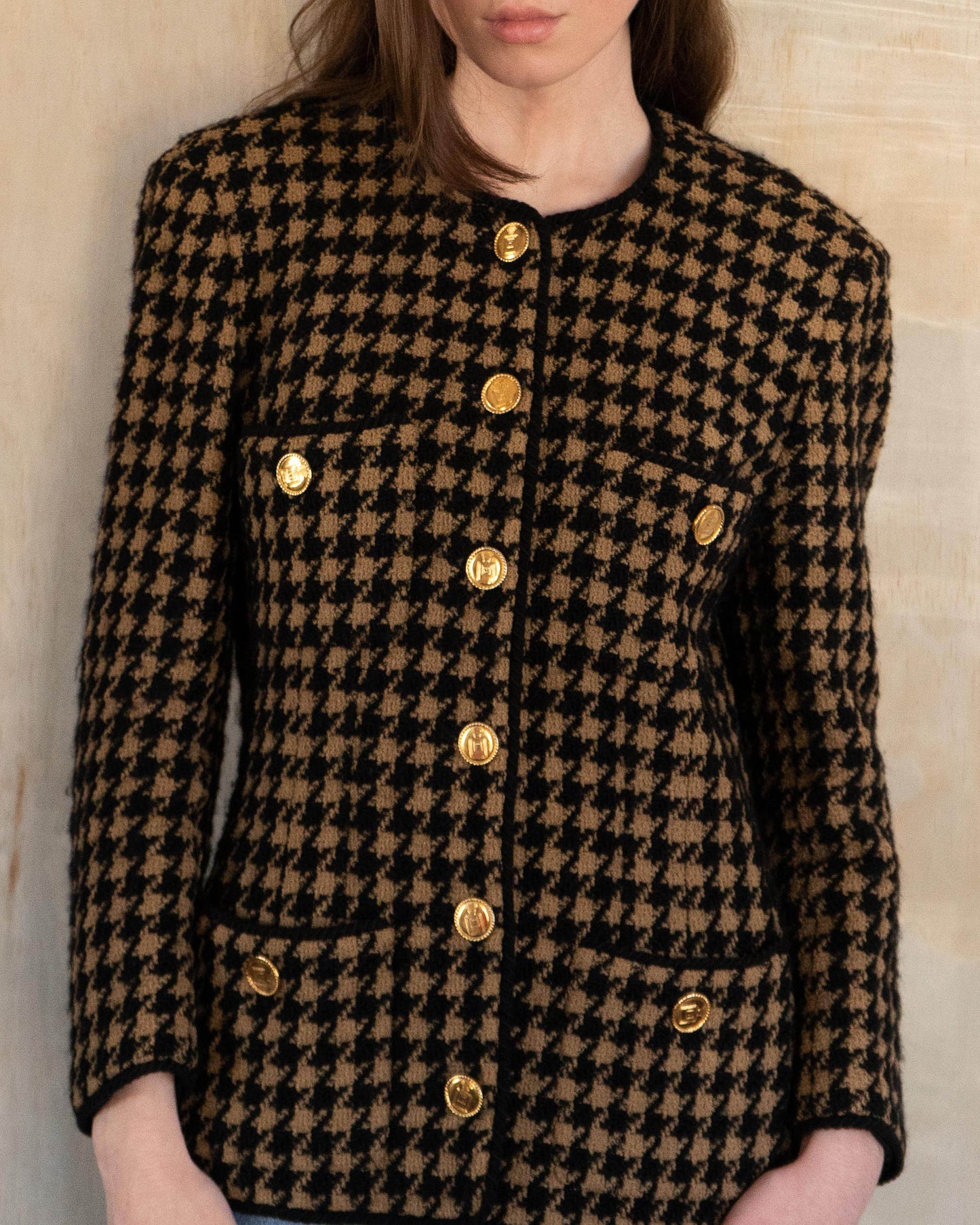 FR40-42 Chanel Fall 1986 Collarless Four Pocket Black and Brown Houndstooth Wool Tweed Jacket