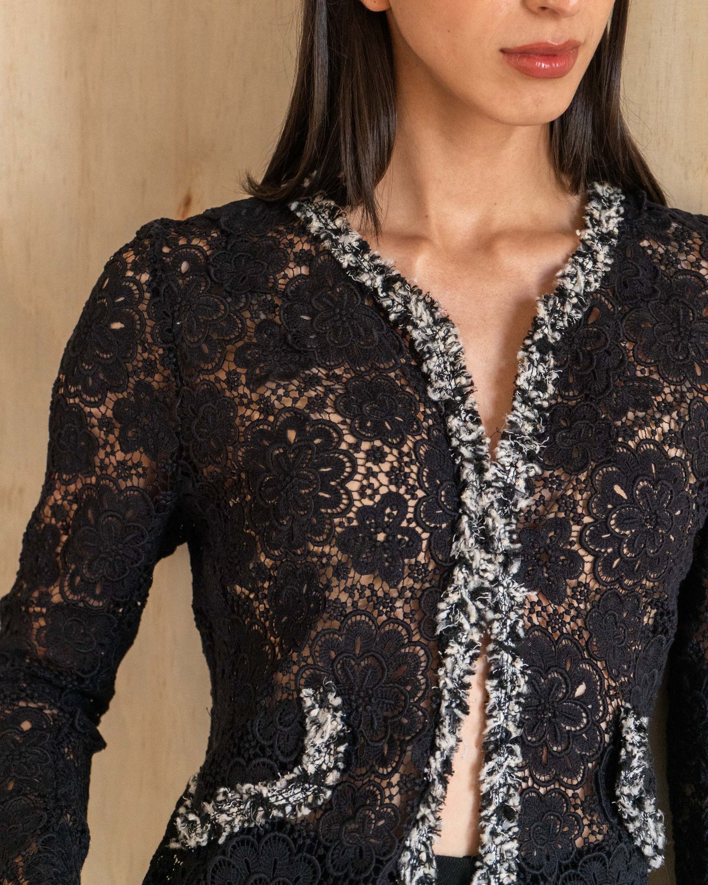 FR34-36 Chanel Spring 2004 Floral Lace Cardigan