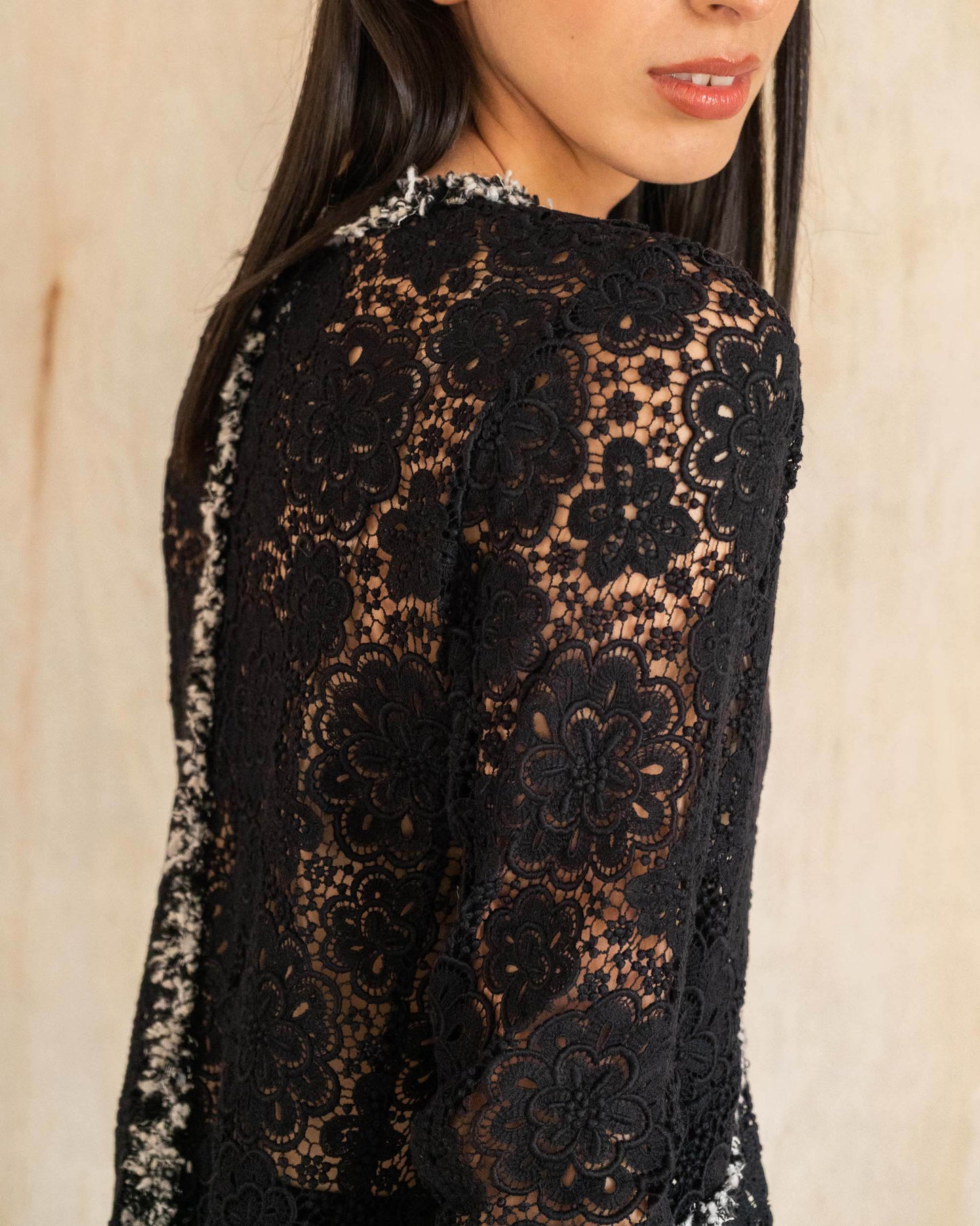 FR34-36 Chanel Spring 2004 Floral Lace Cardigan