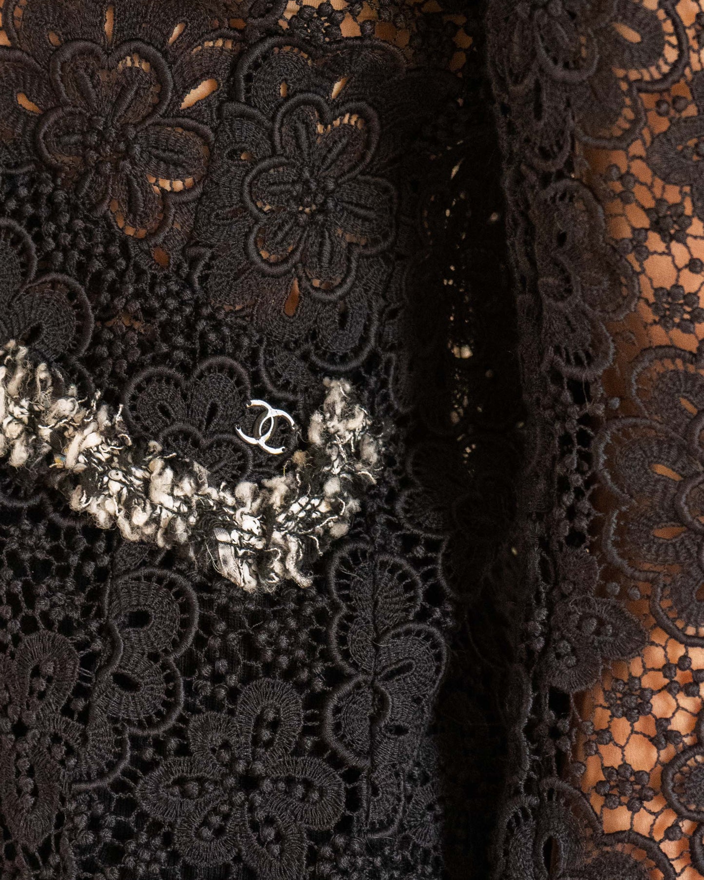 FR34-36 Chanel Spring 2004 Floral Lace Cardigan