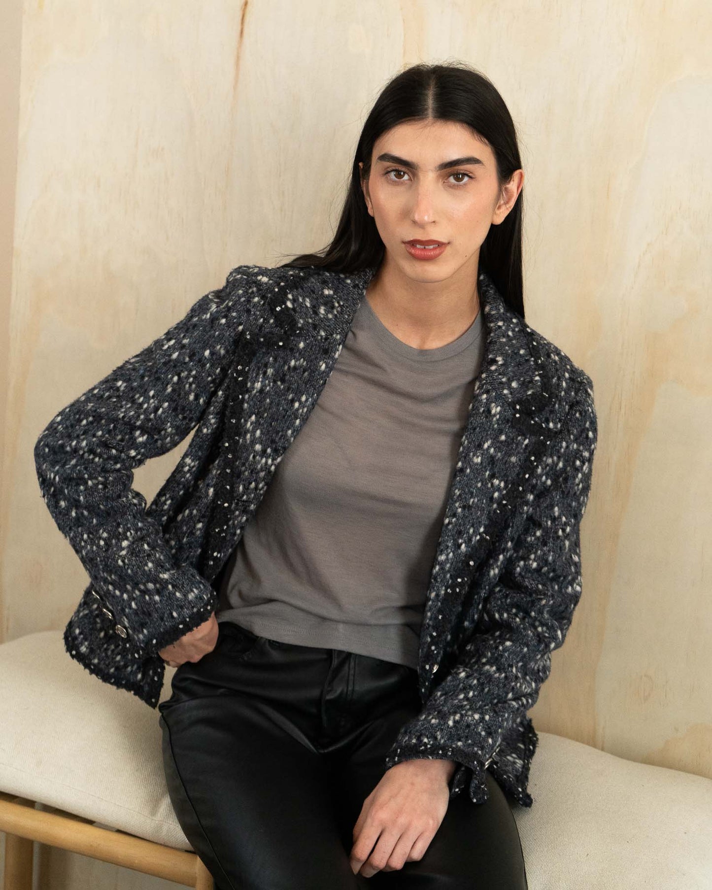 FR40-42 Rare Chanel Fall 2001 Two Pocket Charcoal Fantasy Tweed Jacket