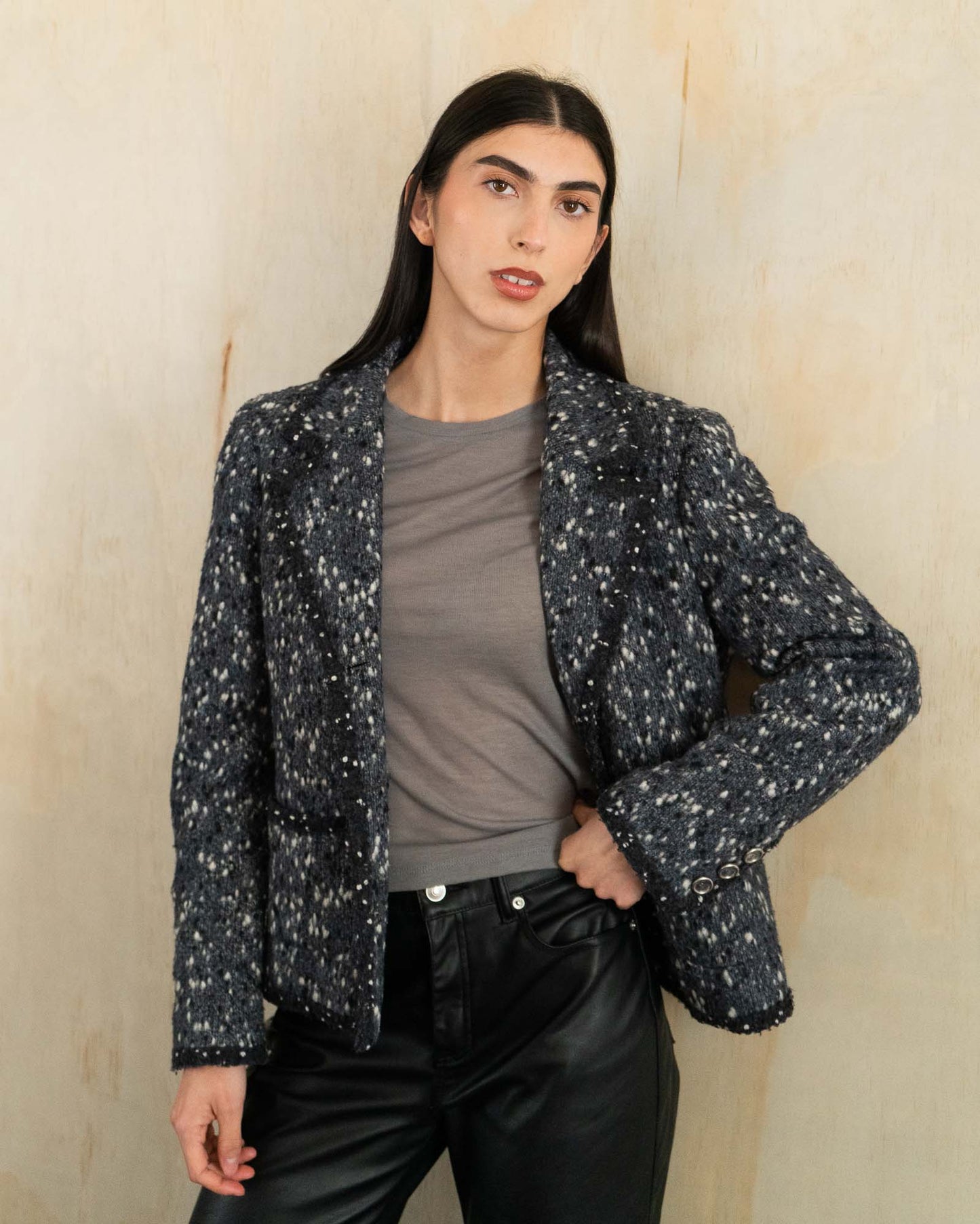 FR40-42 Rare Chanel Fall 2001 Two Pocket Charcoal Fantasy Tweed Jacket