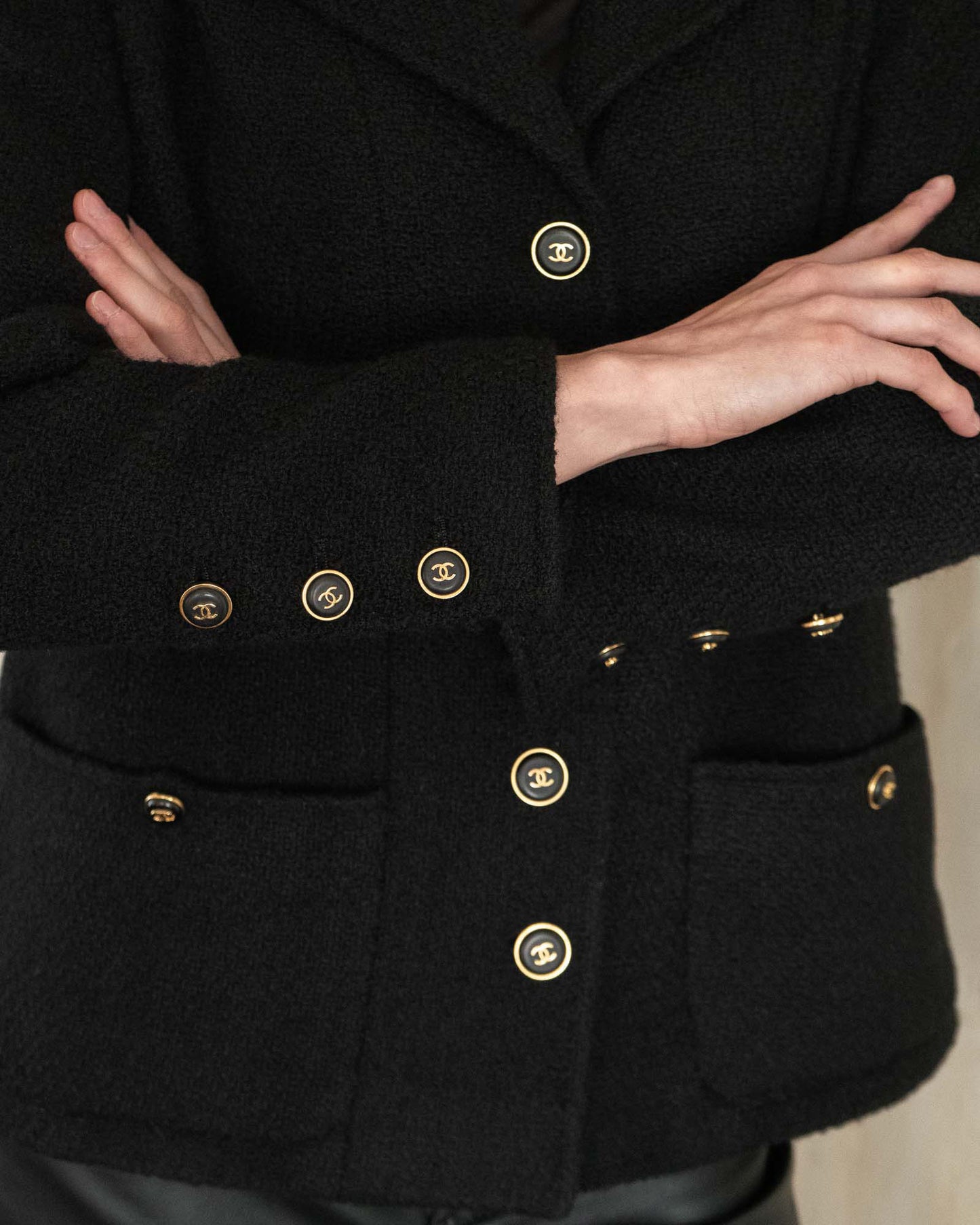 FR40-42 Chanel Fall 1995 Two Pocket Black Wool Tweed Jacket