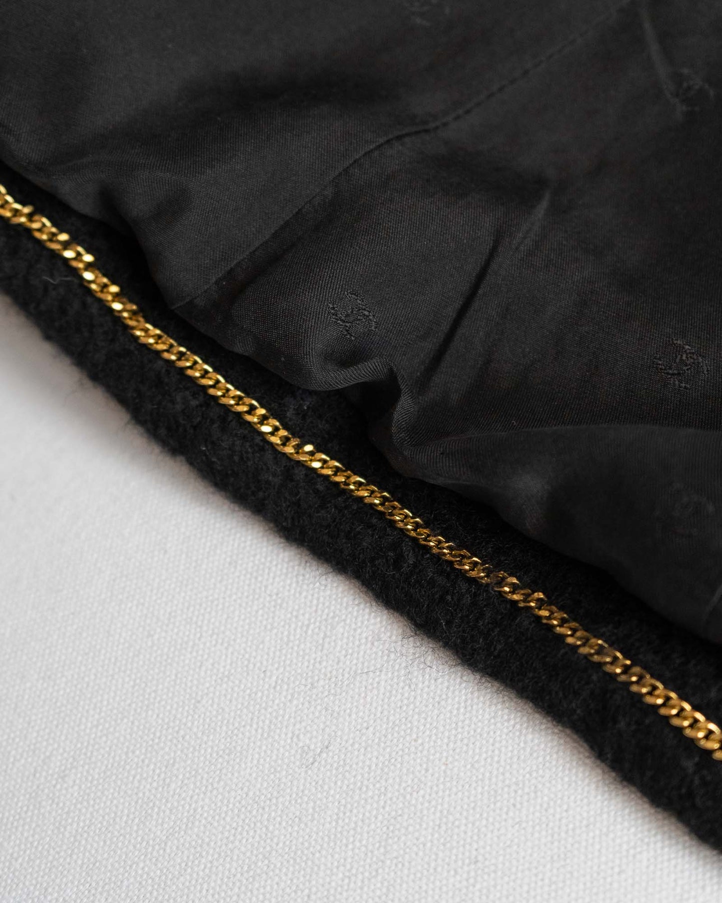 FR40-42 Chanel Fall 1995 Two Pocket Black Wool Tweed Jacket