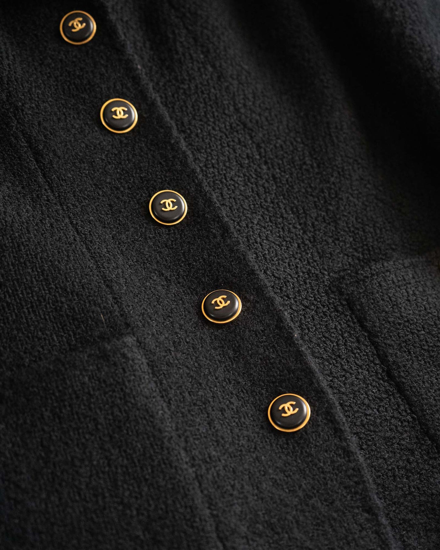 FR40-42 Chanel Fall 1995 Two Pocket Black Wool Tweed Jacket