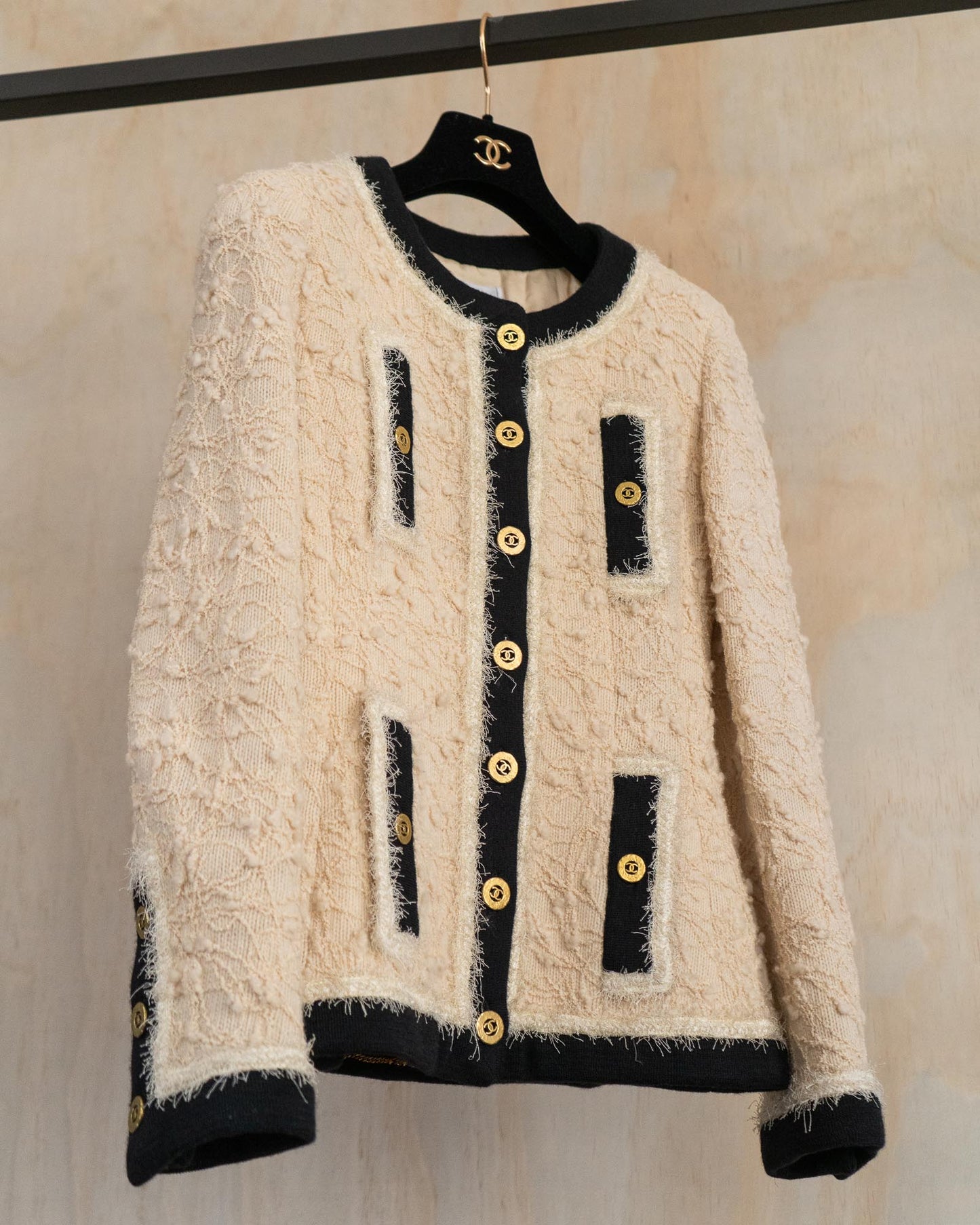 FR36-38 Rare Chanel Fall 1994 Iconic Collarless Ivory and Black Fantasy Tweed Jacket