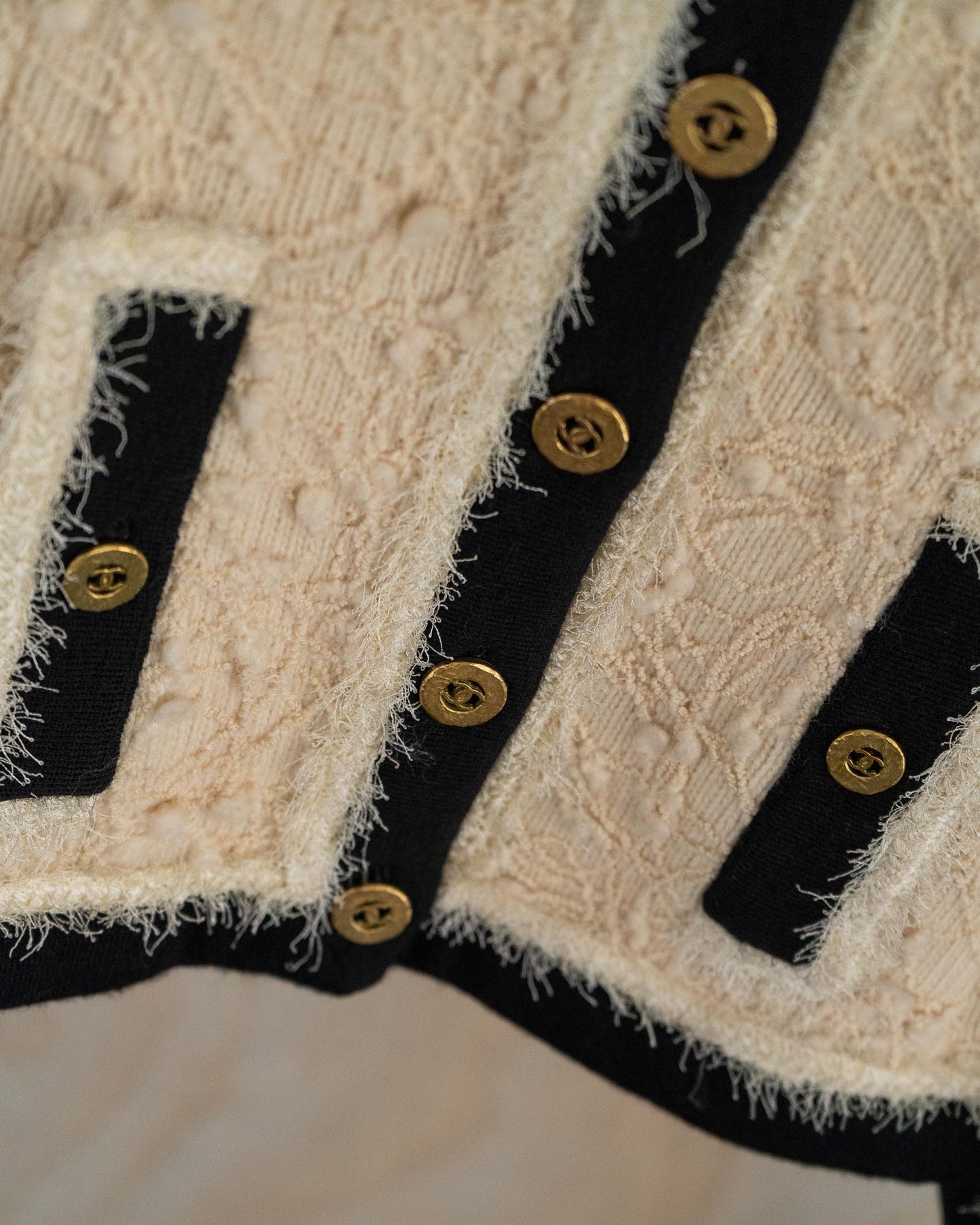 FR36-38 Rare Chanel Fall 1994 Iconic Collarless Ivory and Black Fantasy Tweed Jacket