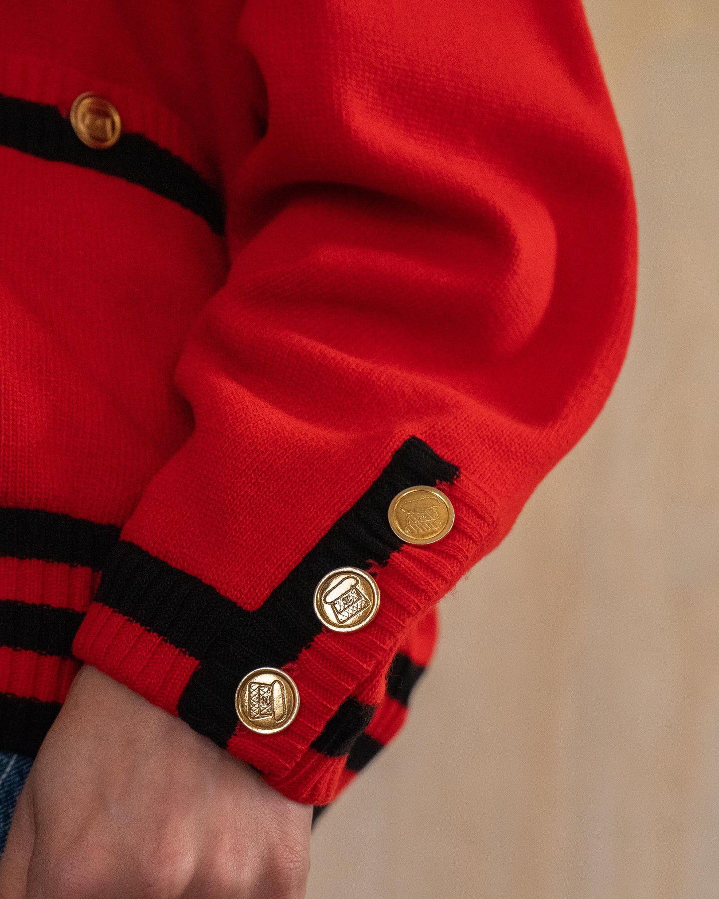 FR36-42 Chanel Fall 1987 Two Pocket Red and Black Cashmere Cardigan