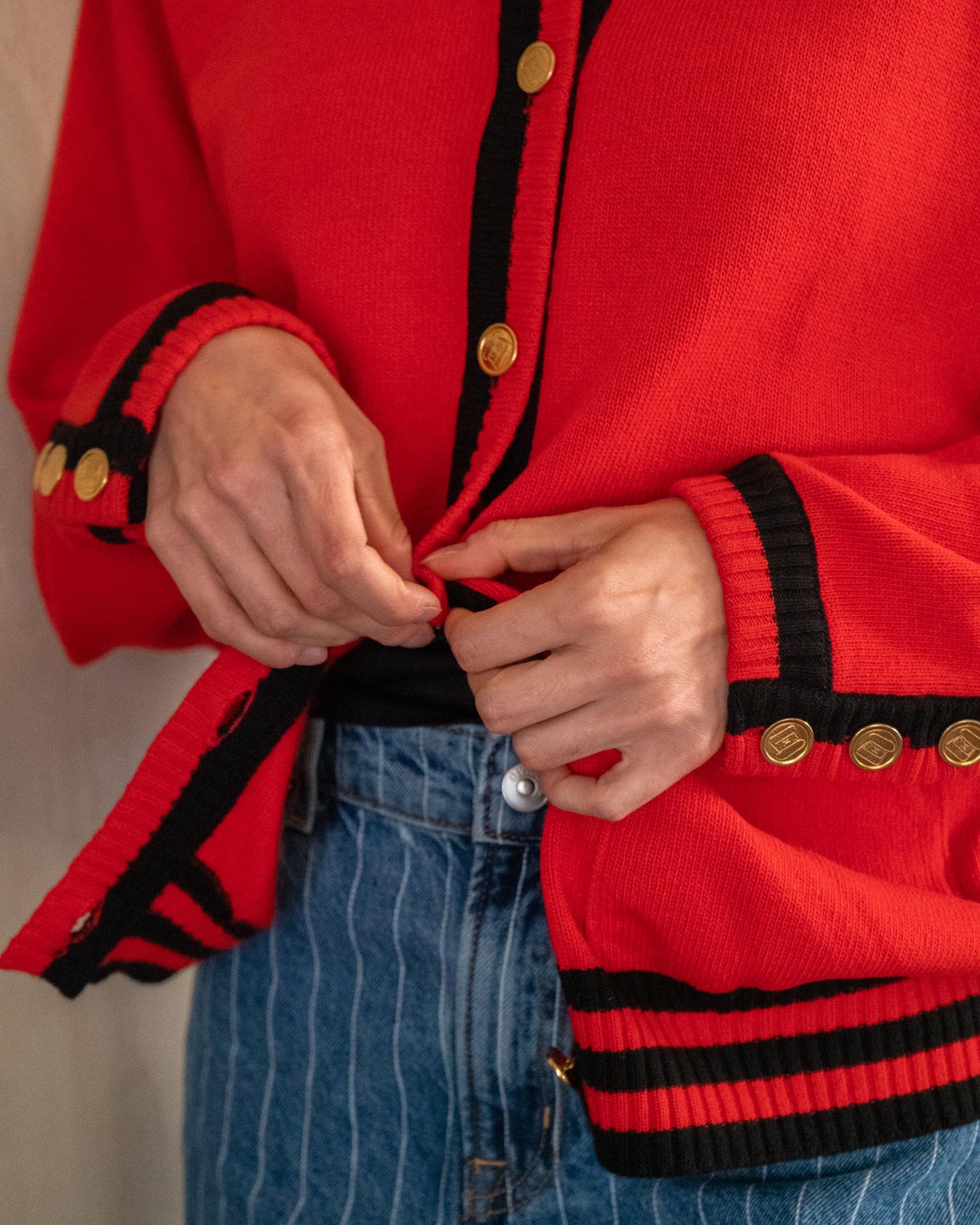 FR36-42 Chanel Fall 1987 Two Pocket Red and Black Cashmere Cardigan