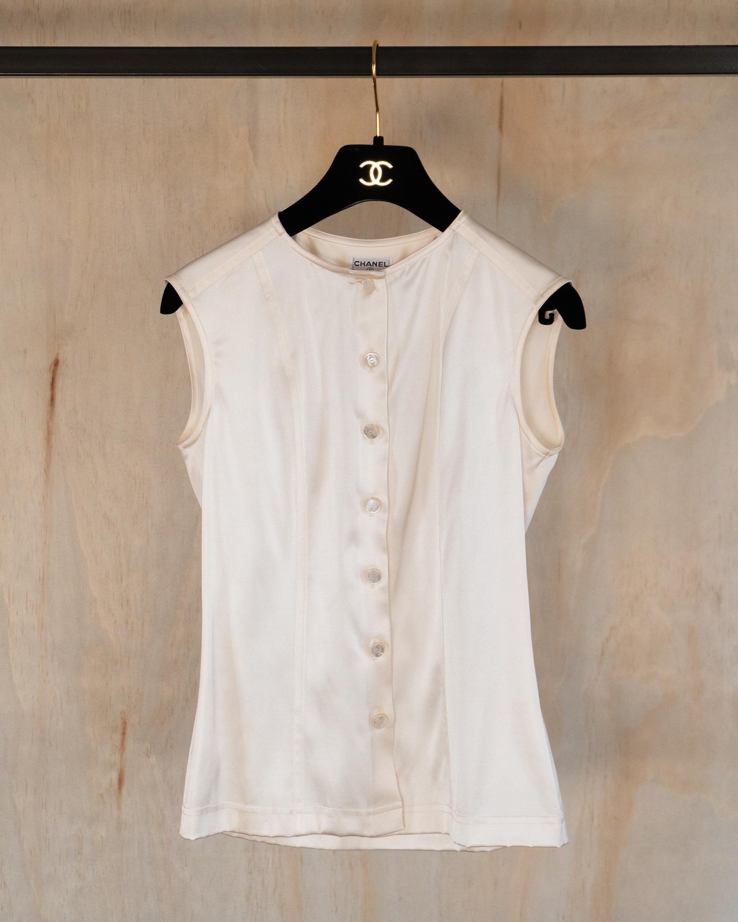 FR34-36 Chanel Cruise 1996 Sleeveless Ivory Silk Top - New With Tags