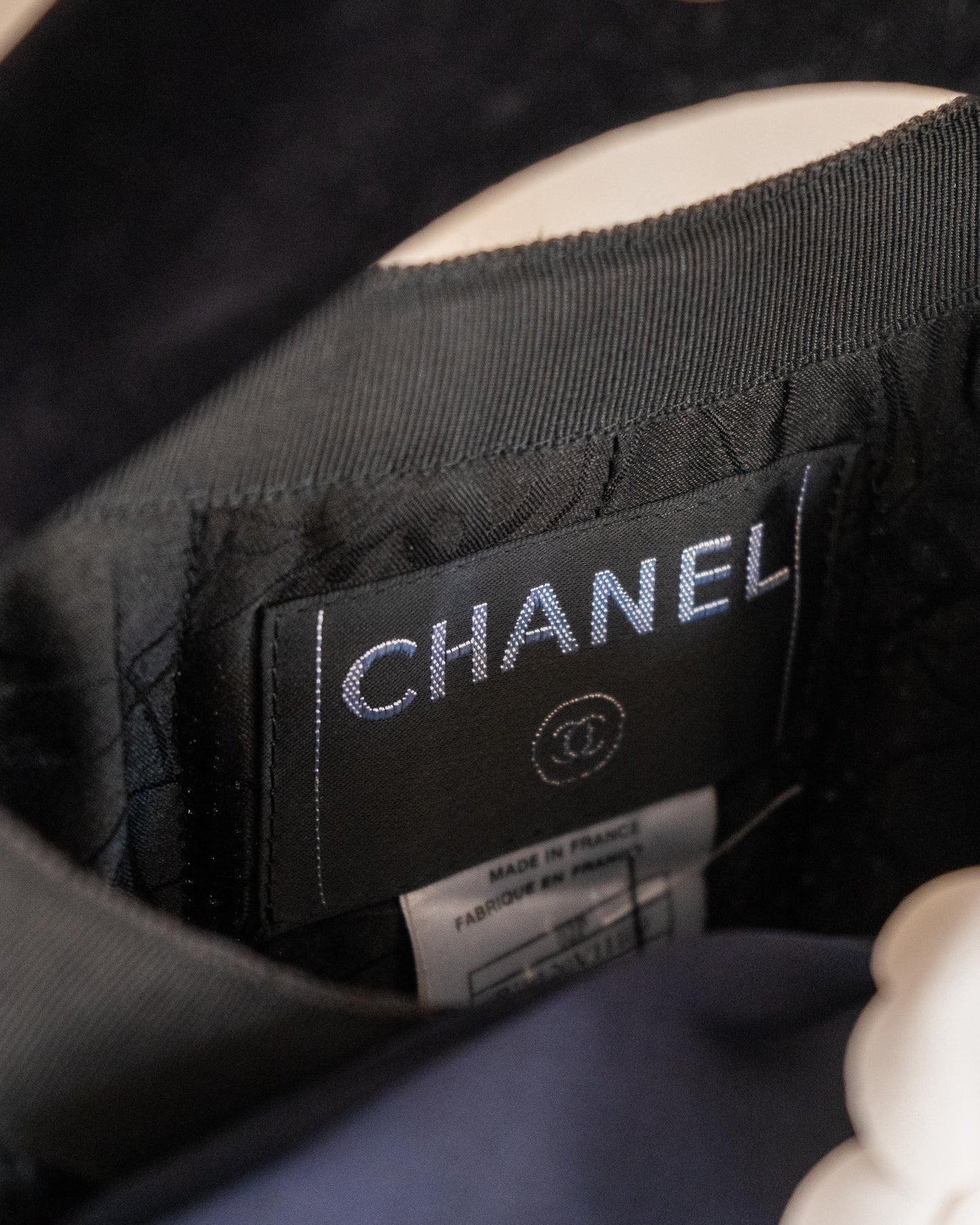 FR38-40 Chanel Spring 2002 Four Pocket Classic Collarless Jacket