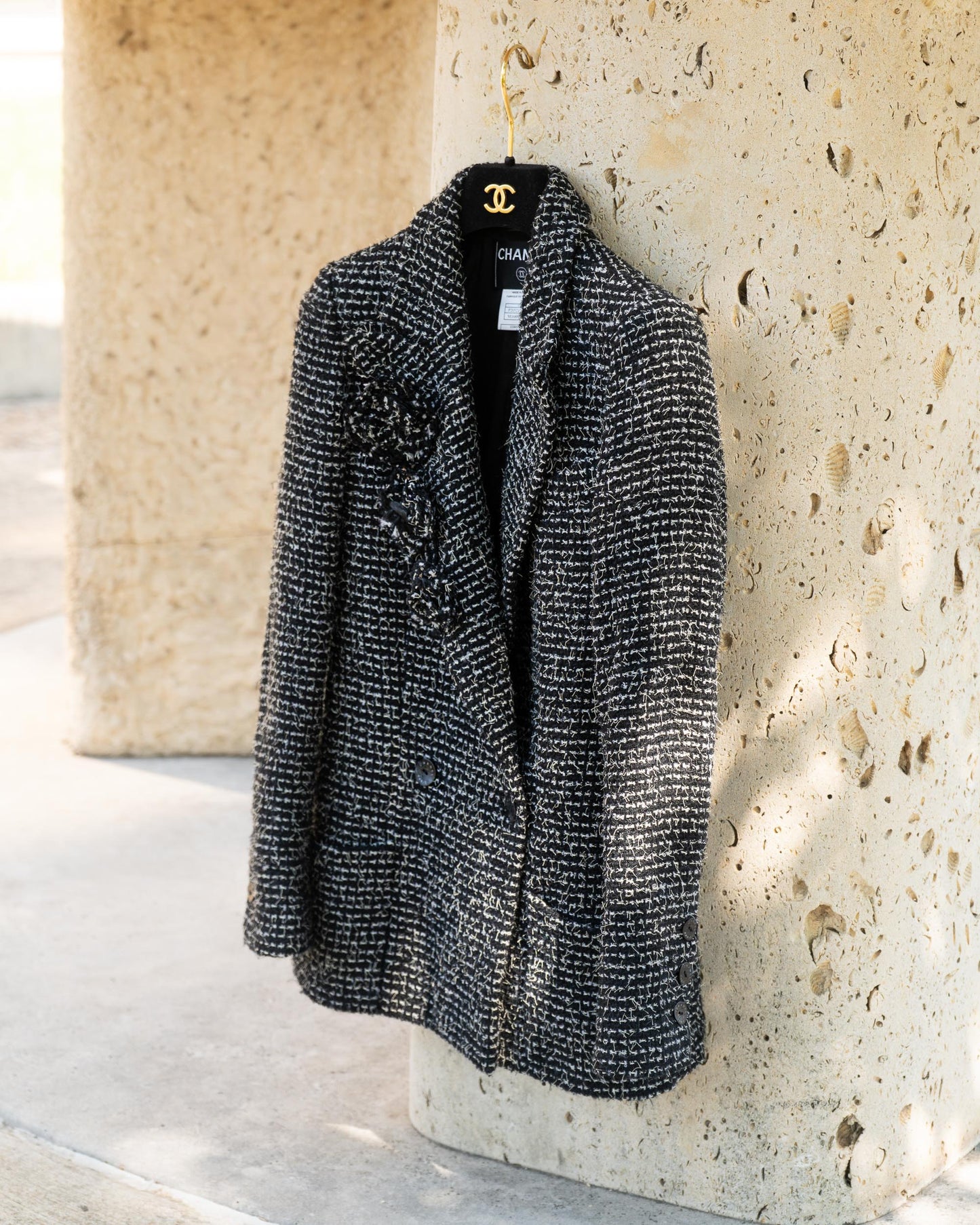 FR34-36 Chanel Cruise 2003 Double Breasted Camellia Detail Black and White Fantasy Tweed Jacket