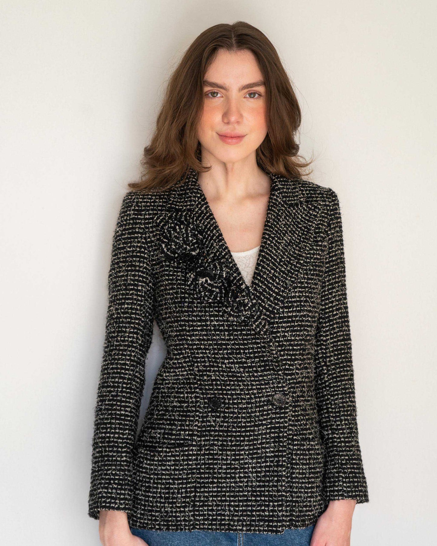 FR34-36 Chanel Cruise 2003 Double Breasted Camellia Detail Black and White Fantasy Tweed Jacket