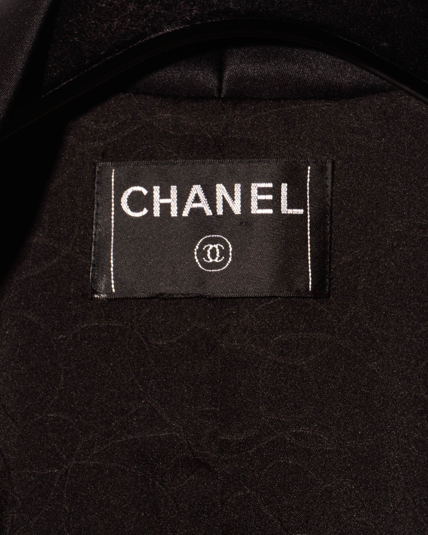 FR34 Chanel Fall 2004 Velvet and Silk Jacket with Detachable Cuffs