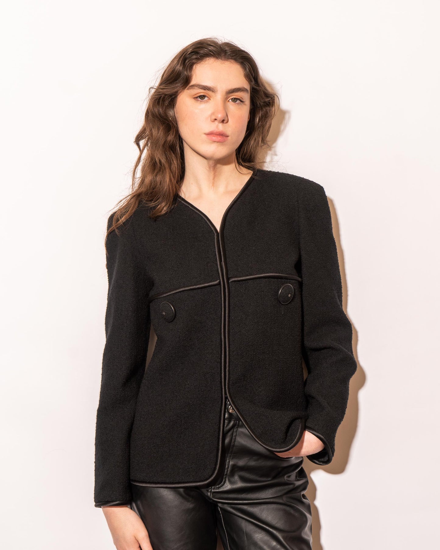 FR36-38 Chanel Pre-Fall 2015 Two Collarless Two Pocket Black Wool Tweed Jacket