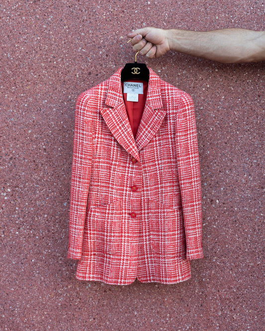 FR34-36 Chanel Spring 1997 Red and White Wool Tweed Longline Blazer with Patch Pockets and Structured Cut