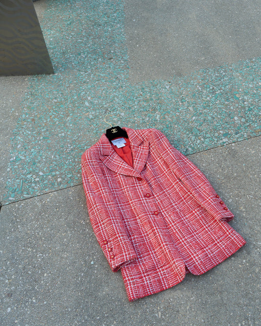 FR38-40 Chanel Spring 1997 Red and White Wool Tweed Longline Blazer with Patch Pockets and Structured Cut