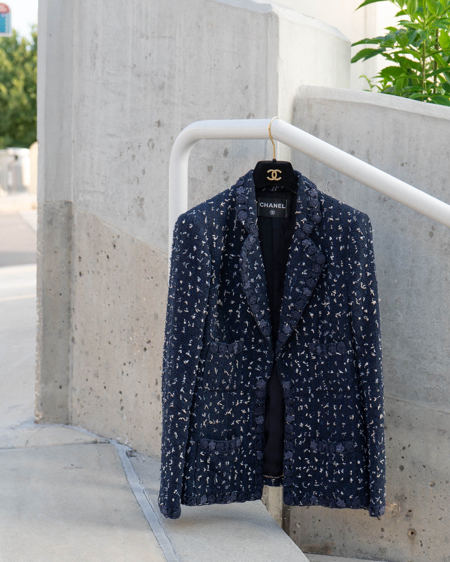 FR38-40 Chanel Cruise 2011 Navy Fantasy Tweed Jacket with Textured Trim, CC Buttons, and Four Front Pockets