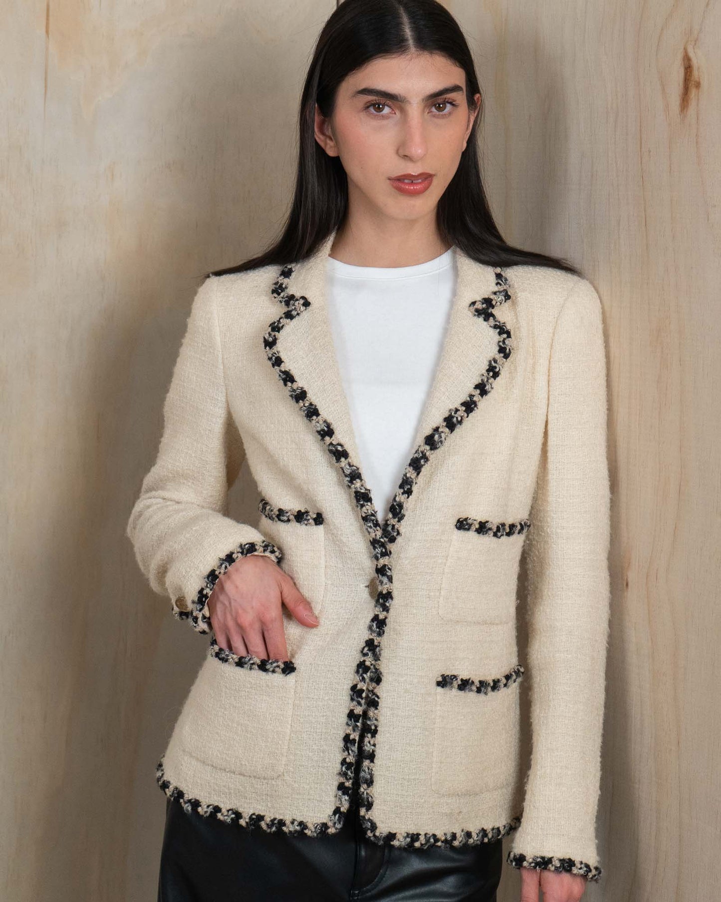 FR38-40 Chanel Fall 2006  Timeless Four Pocket Cream Bouclé Wool Tweed Blazer
