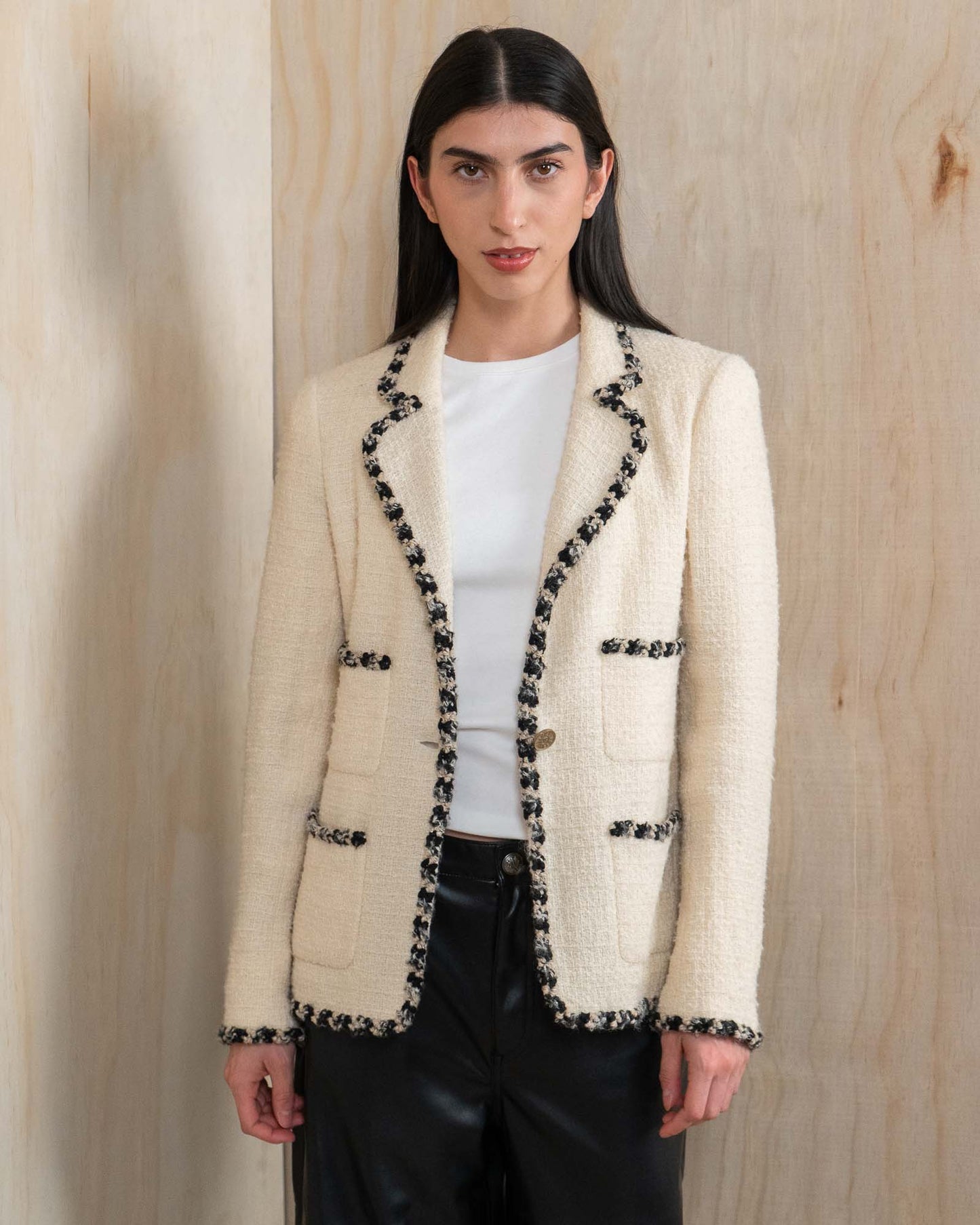 FR38-40 Chanel Fall 2006  Timeless Four Pocket Cream Bouclé Wool Tweed Blazer