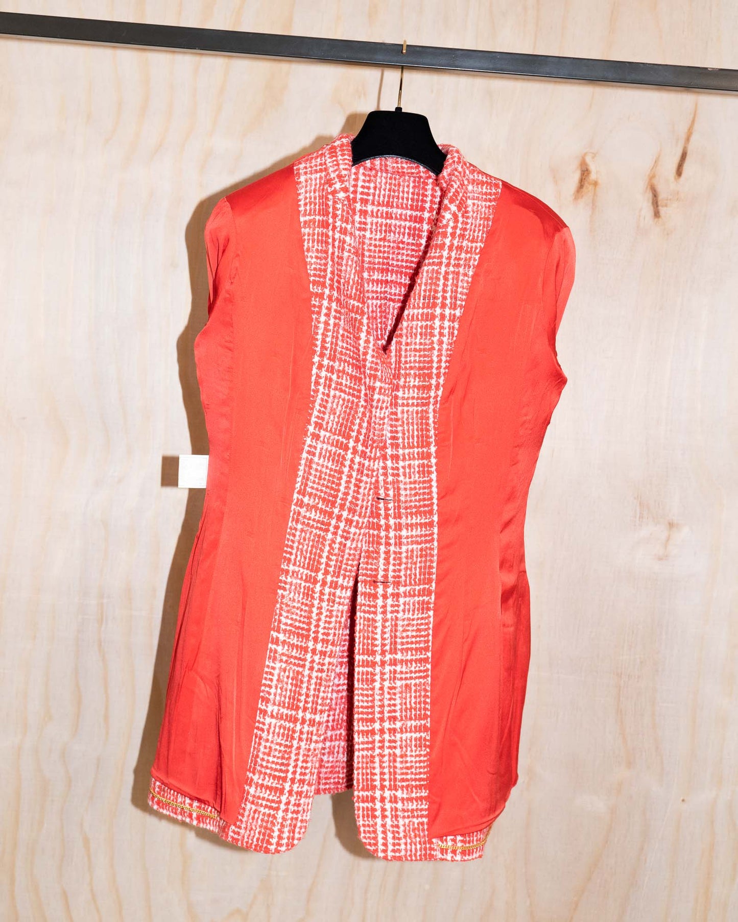 FR40–42 Chanel Spring 1997 Red Tweed Two-Pocket Longline Jacket