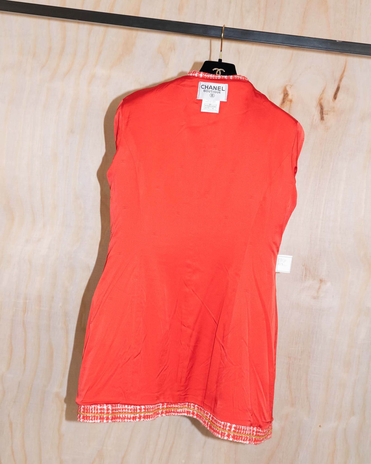 FR40–42 Chanel Spring 1997 Red Tweed Two-Pocket Longline Jacket