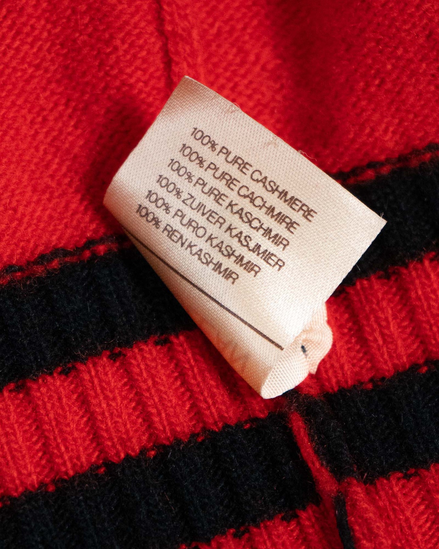 FR36-38 Chanel Fall 1987 Two Pocket Red and Black Cashmere Cardigan