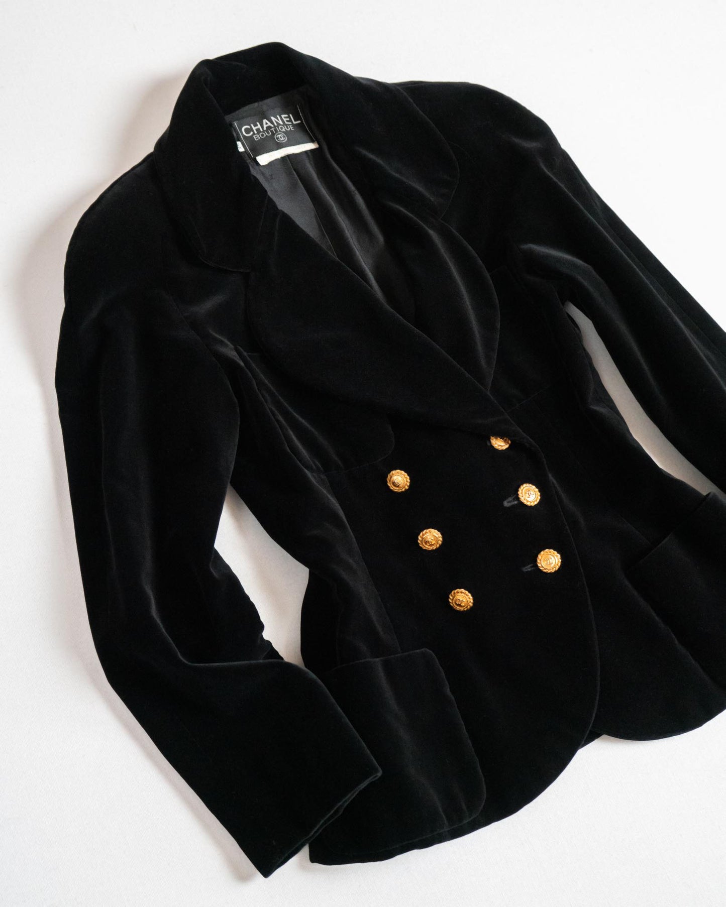 FR34-36 Chanel Fall 1988 Double Breasted Black Velvet Jacket