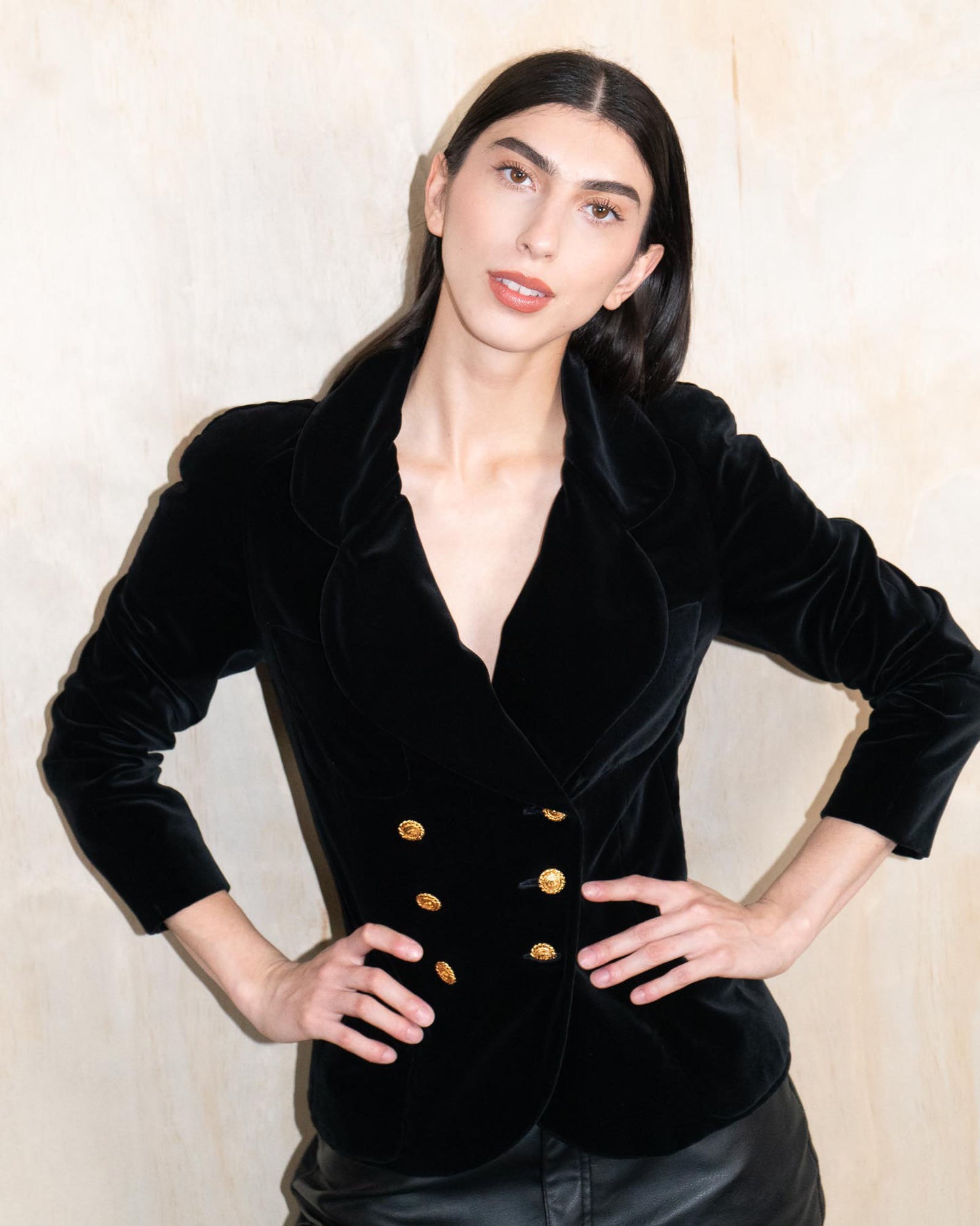 FR34-36 Chanel Fall 1988 Double Breasted Black Velvet Jacket