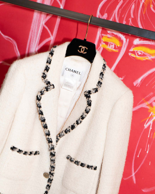 FR38-40 Chanel Fall 2006  Timeless Four Pocket Cream Bouclé Wool Tweed Blazer