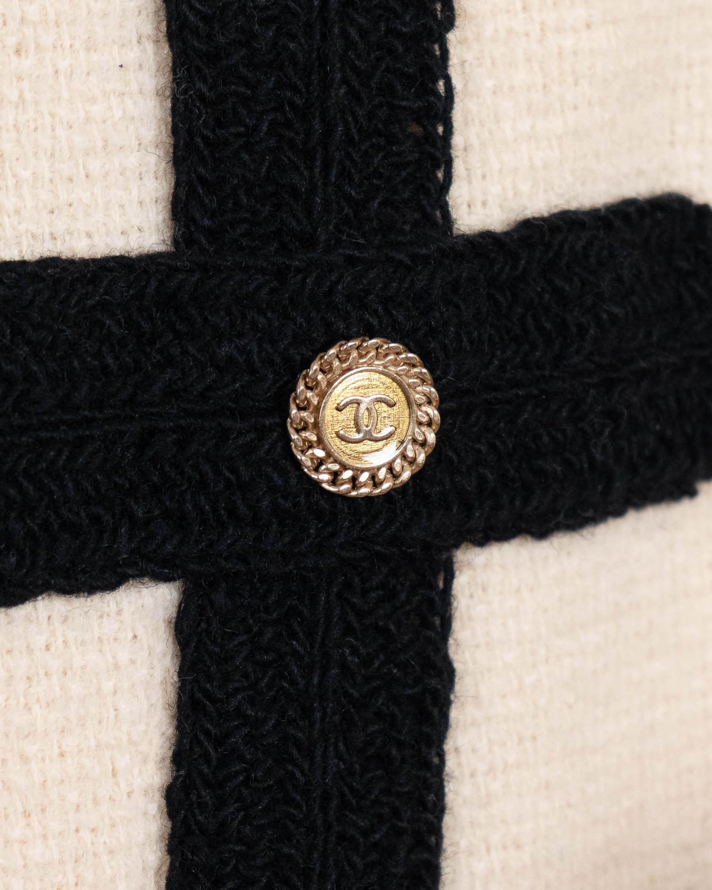 FR42-44 Rare Chanel Fall 2005 Four Pocket Ivory Tweed Dress