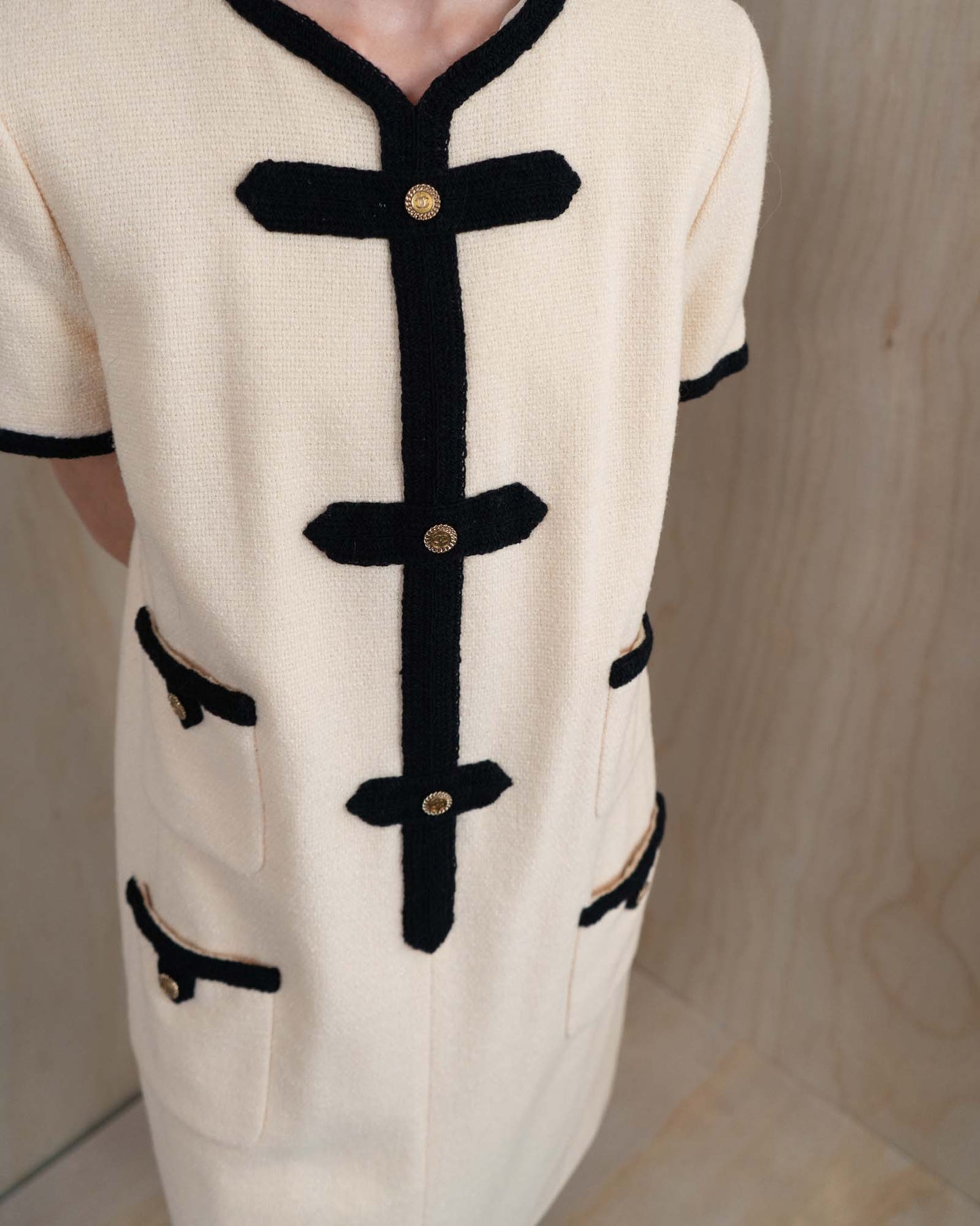 FR42-44 Rare Chanel Fall 2005 Four Pocket Ivory Tweed Dress