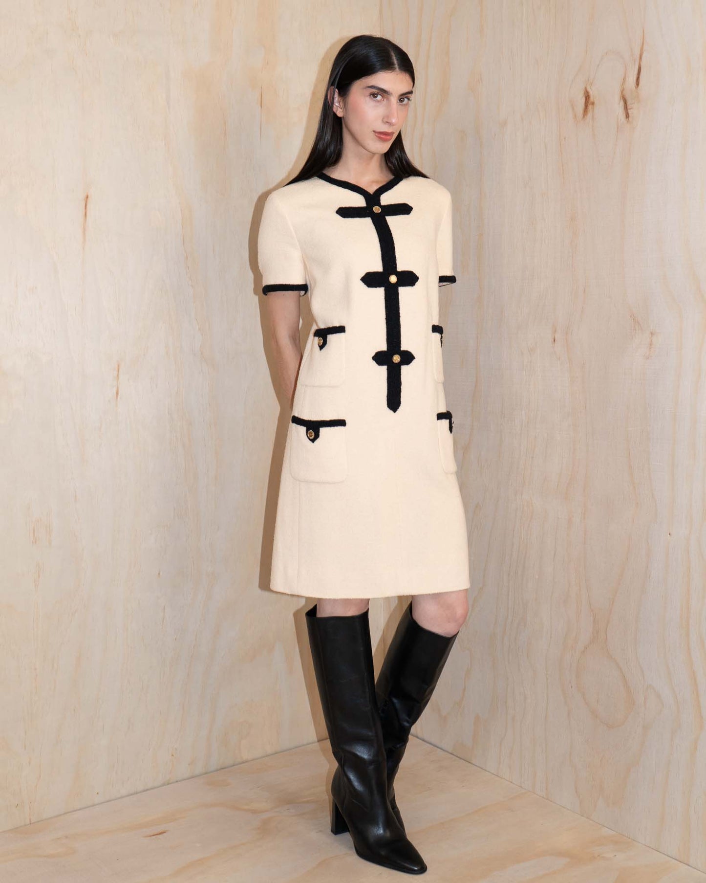 FR42-44 Rare Chanel Fall 2005 Four Pocket Ivory Tweed Dress