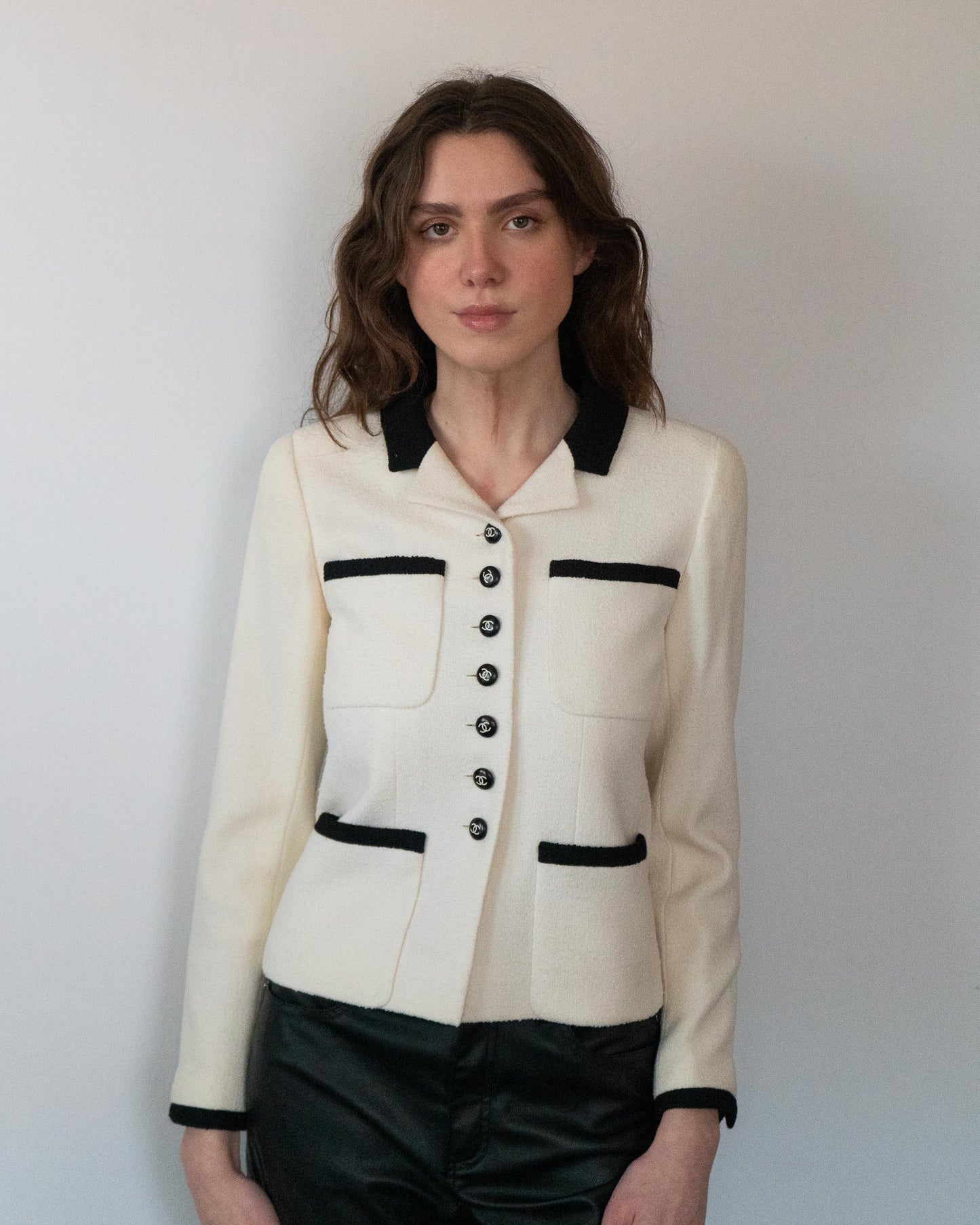 FR34-36 Rare Chanel Cruise 1996 Four Pocket Contrasting Trim Ivory White Tweed Jacket