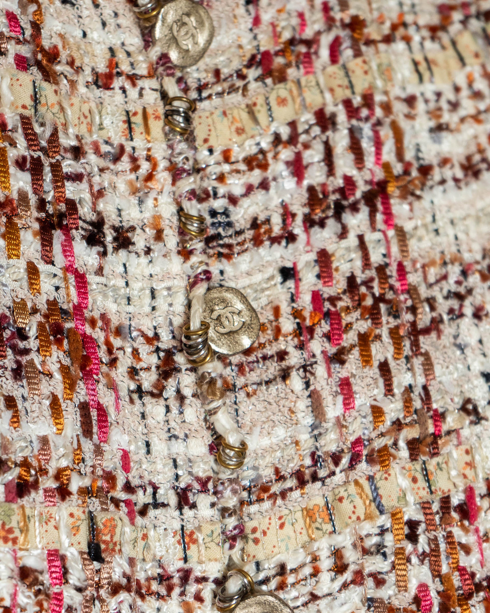 FR36-38 Chanel Spring 2006 High Collar Two Pocket Fantasy Tweed Jacket - Vintage Chanel Jacket -   - Rarchive.