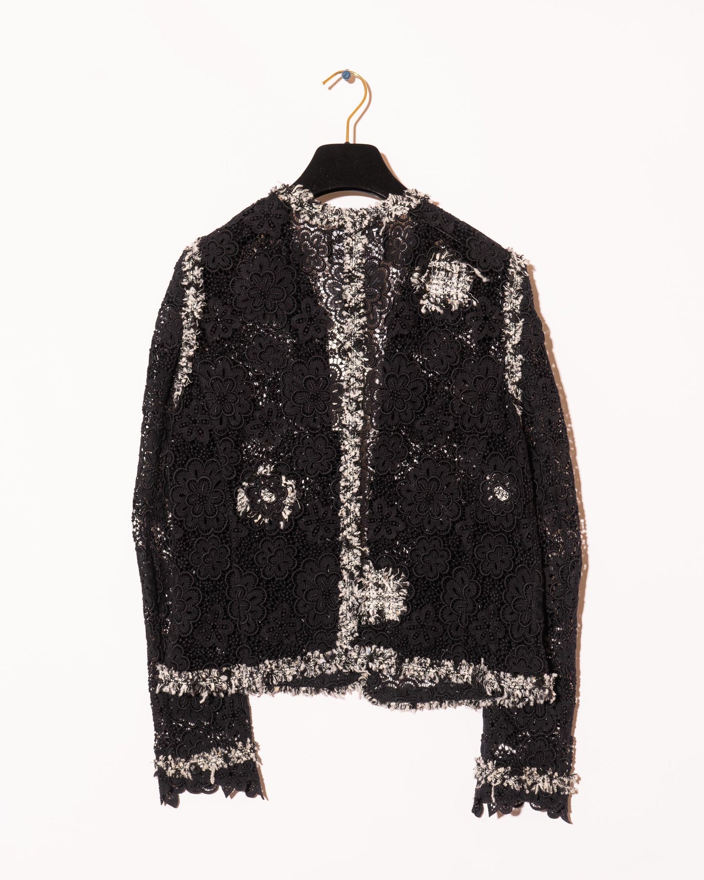 FR38-40 Chanel Spring 2004 Collarless Two Pocket Contrasting Trim Black Floral Lace Jacket - Vintage Chanel Jacket -   - Rarchive.