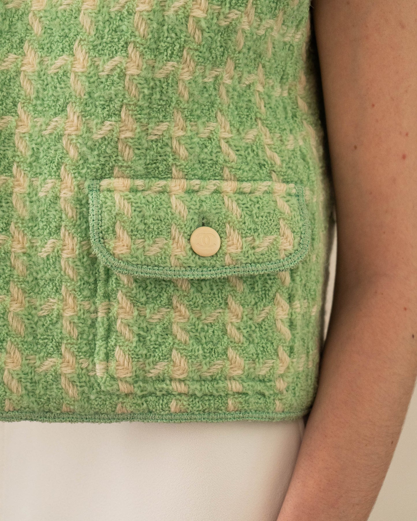 FR36-38 Rare Chanel Spring 1996 Two Pocket Green and Off White Wool Vest - Vintage Chanel Jacket -   - Rarchive.
