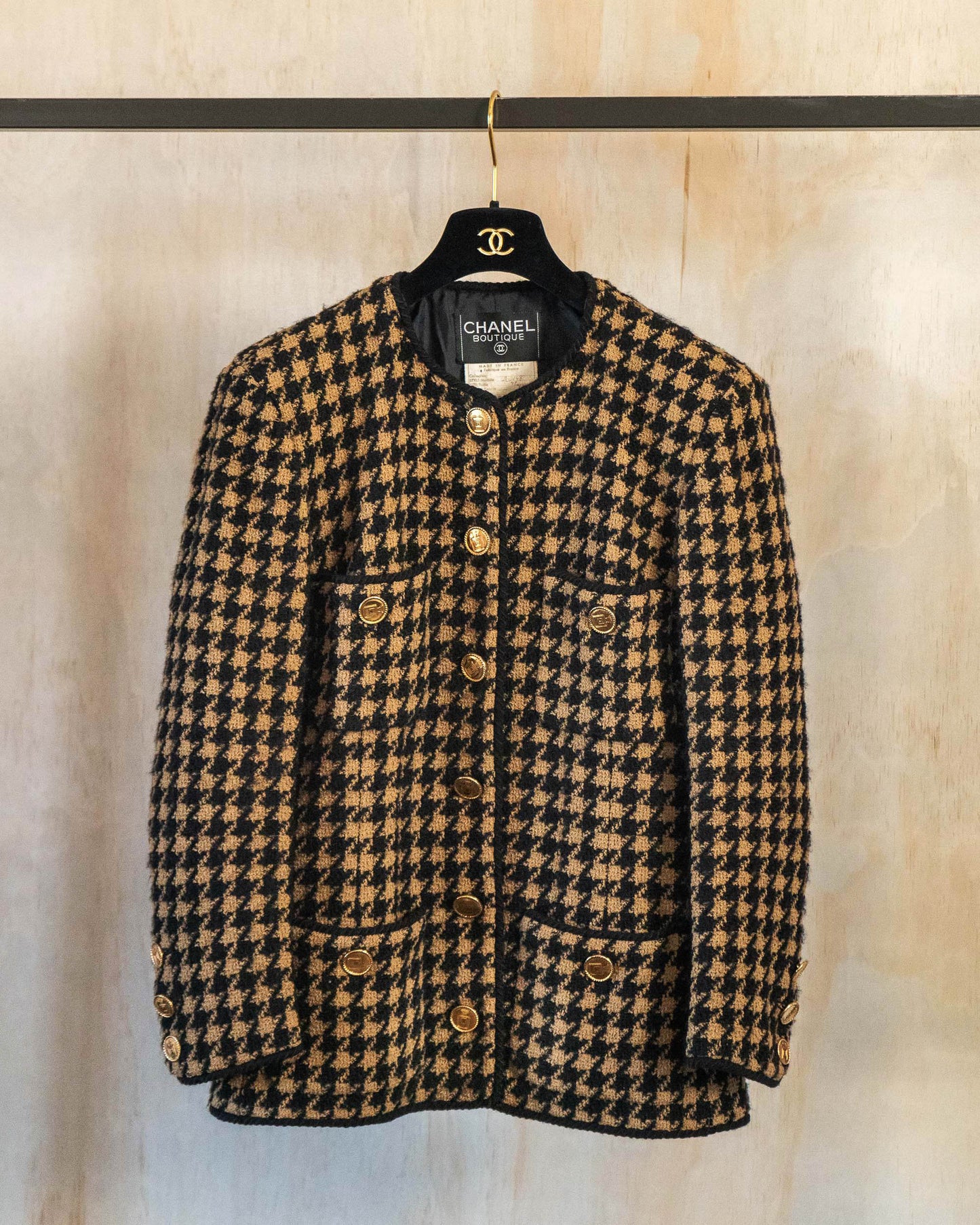 FR40-42 Chanel Fall 1986 Collarless Four Pocket Black and Brown Houndstooth Wool Tweed Jacket