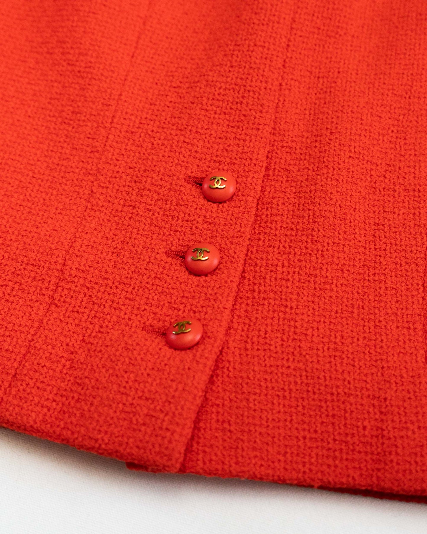 FR36-38 Rare Chanel Cruise 1995 Scarlet Red Skirt Suit