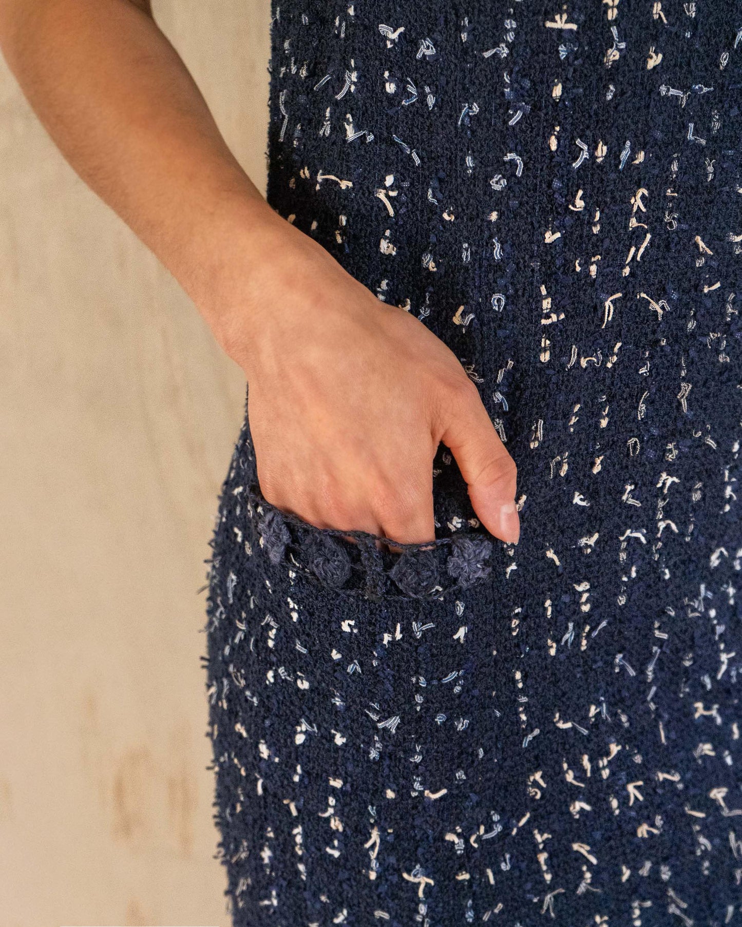 FR36-38 Chanel Cruise 2011 Two Pocket Fantasy Tweed Knee-Length Sleeveless Dress