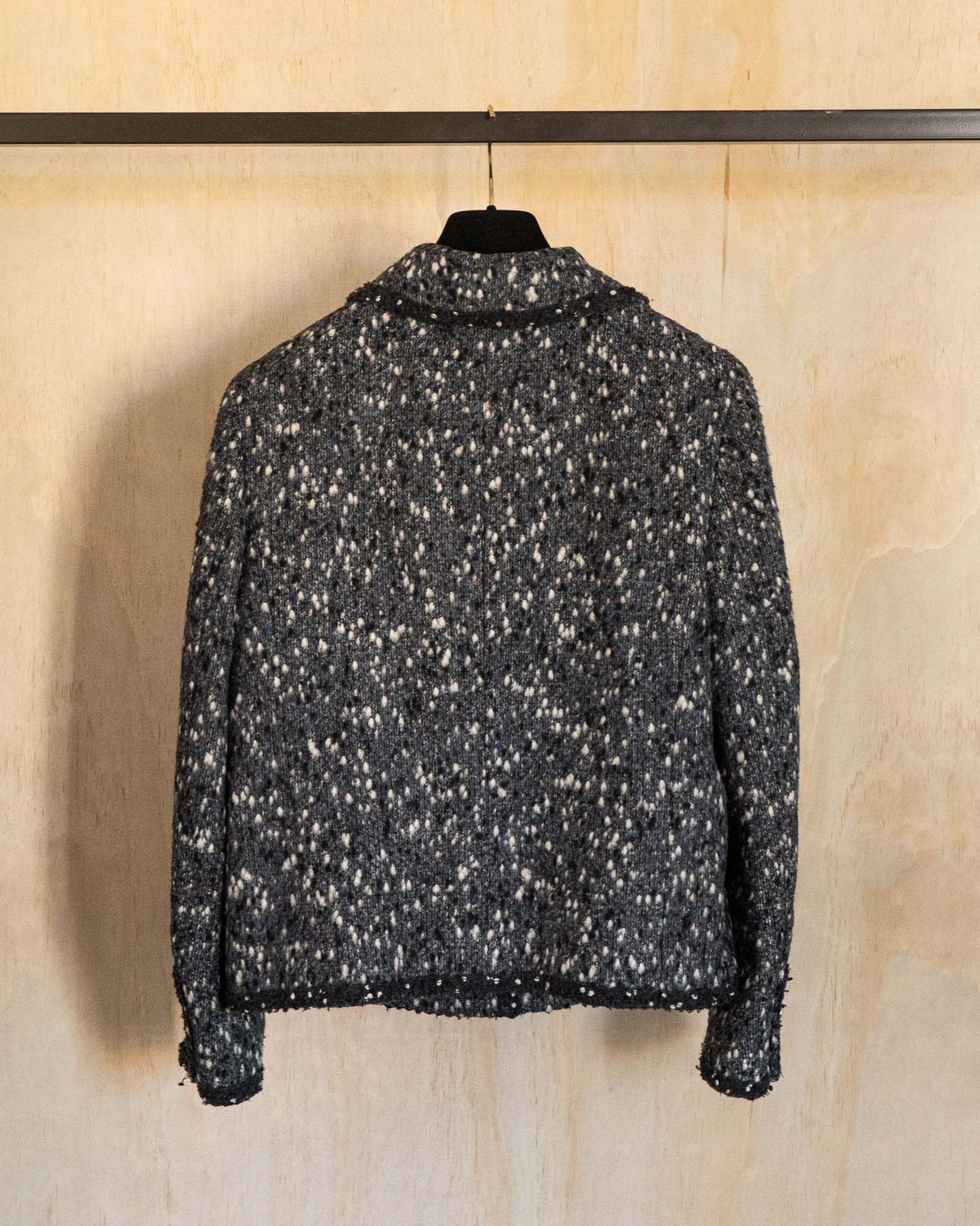 FR40-42 Rare Chanel Fall 2001 Two Pocket Charcoal Fantasy Tweed Jacket