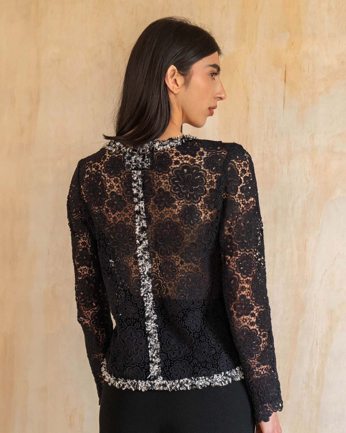 FR34-36 Chanel Spring 2004 Floral Lace Cardigan