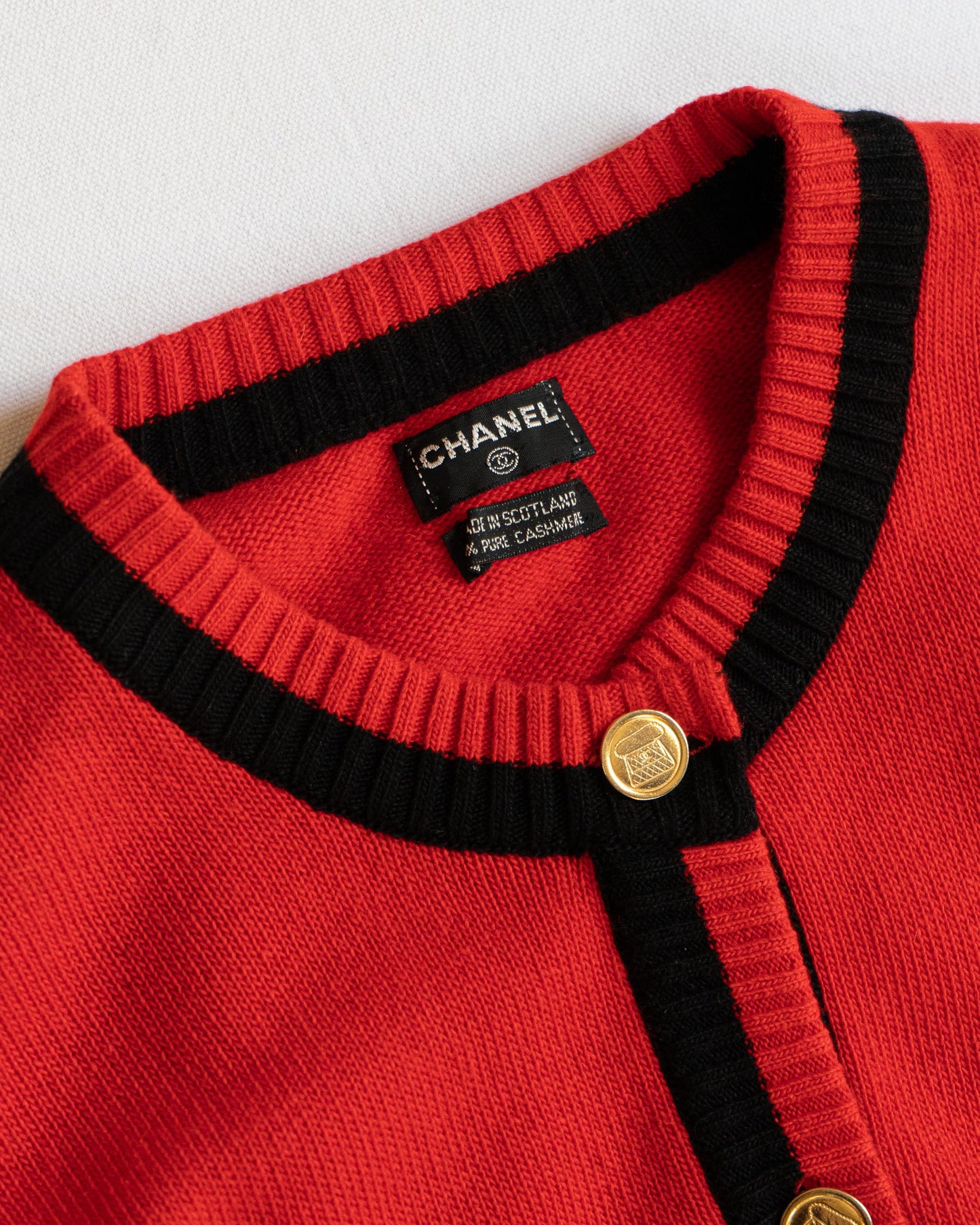 FR36-42 Chanel Fall 1987 Two Pocket Red and Black Cashmere Cardigan