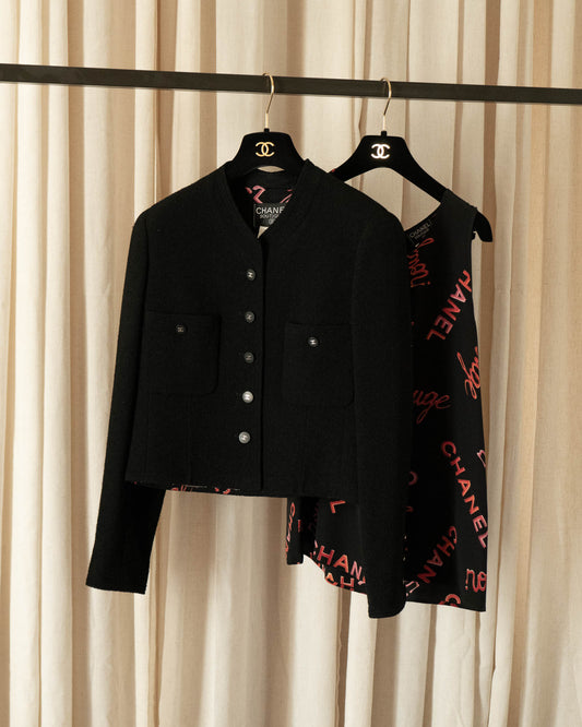 FR38-40 Rare Chanel Spring 1996 Tweed Boucle Jacket And Silk Top Set