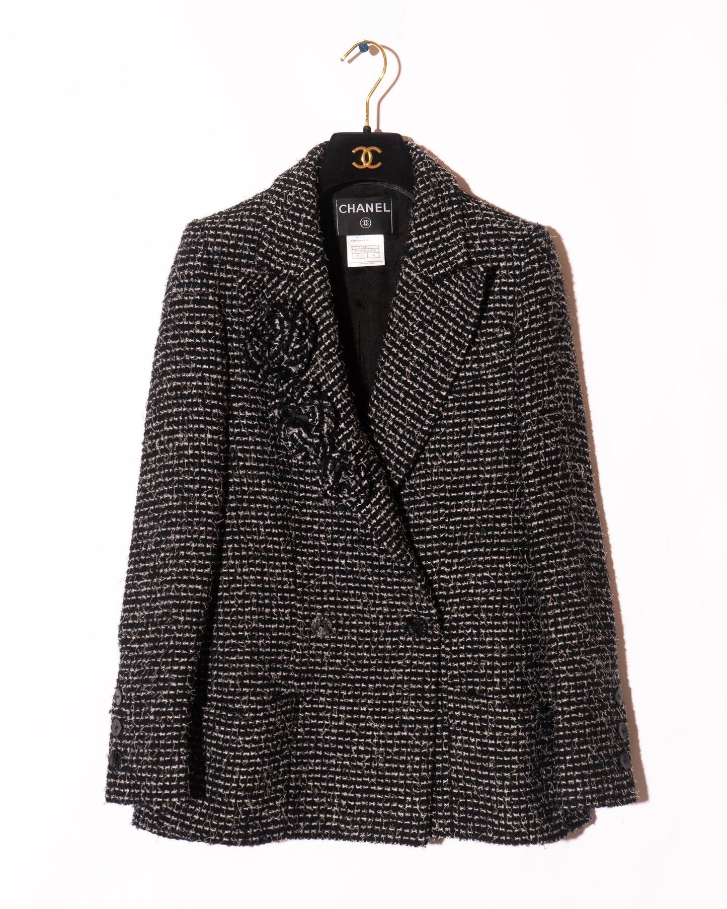 FR34-36 Chanel Cruise 2003 Double Breasted Camellia Detail Black and White Fantasy Tweed Jacket