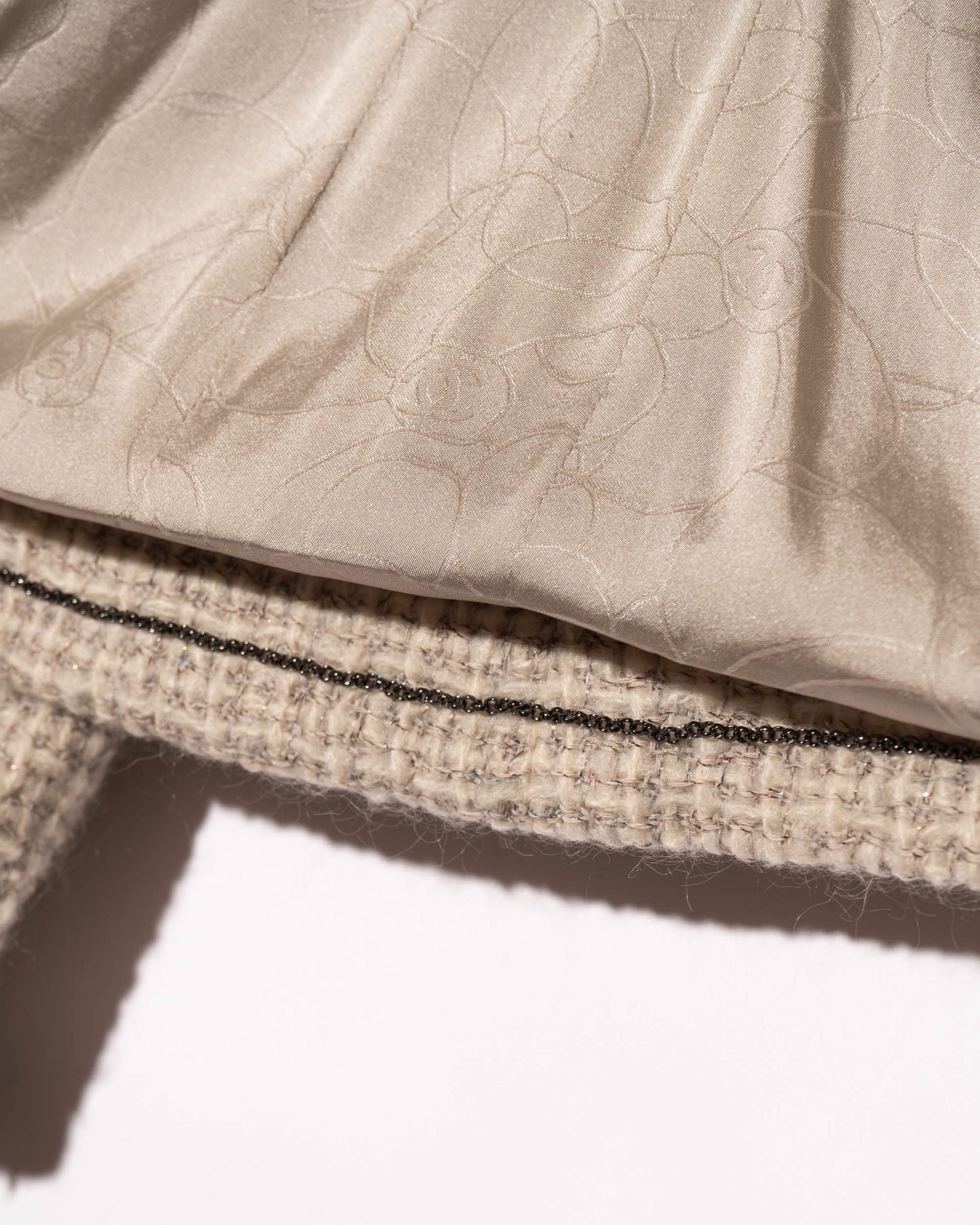 FR36-38 Chanel Fall 2003 Collarless Long Sleeve Wool Tweed Jacket with Bow Closure