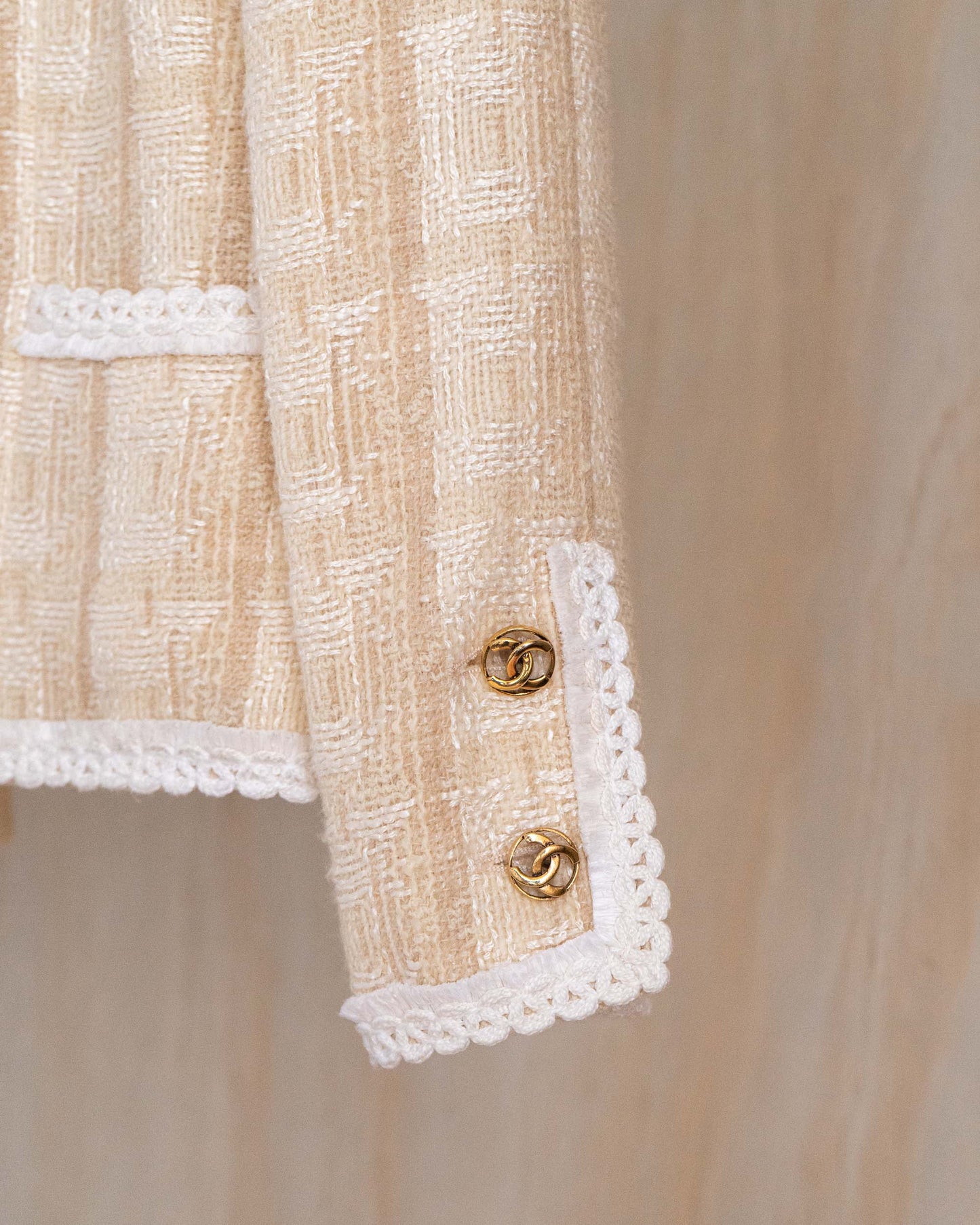 FR36-38 Rare Chanel Early 1980s Classic Collarless Four Pocket Wool Tweed Skirt Suit